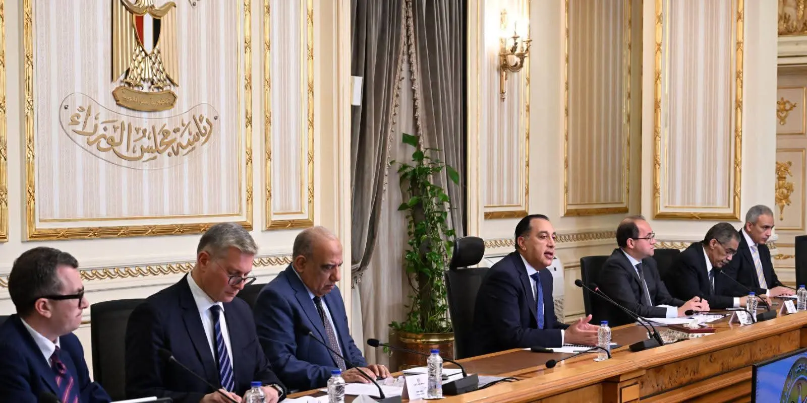 رئيس الوزراء: الحكومة تتبع سياسة التدرج في اتخاذ القرارات لضمان عدم تحميل المواطن أعباء إضافية - 1000501197