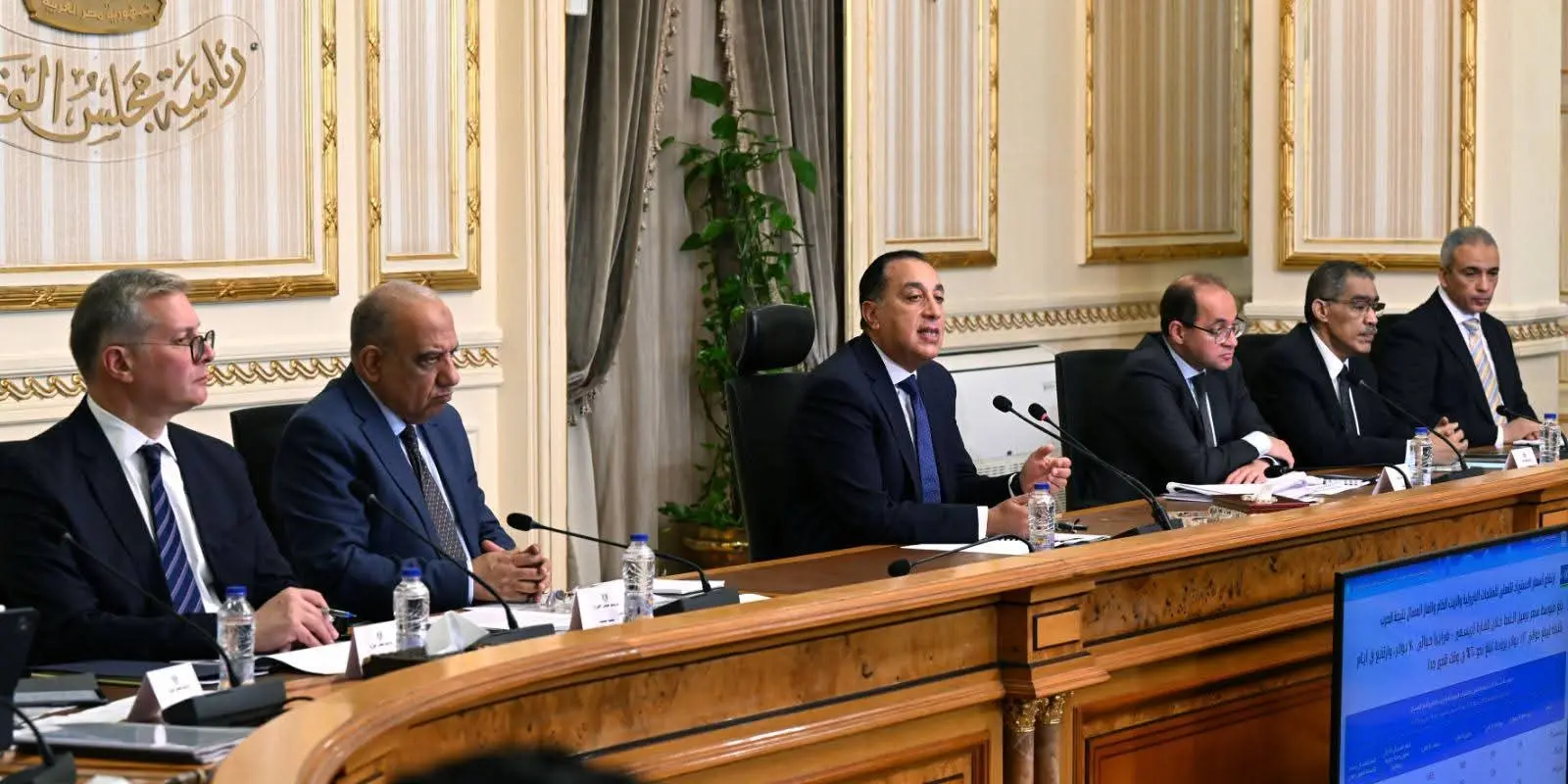 مدبولي : المواطن  تحمل بوعي وحس وطني كبيرين تبعات برنامج الإصلاح الاقتصادي