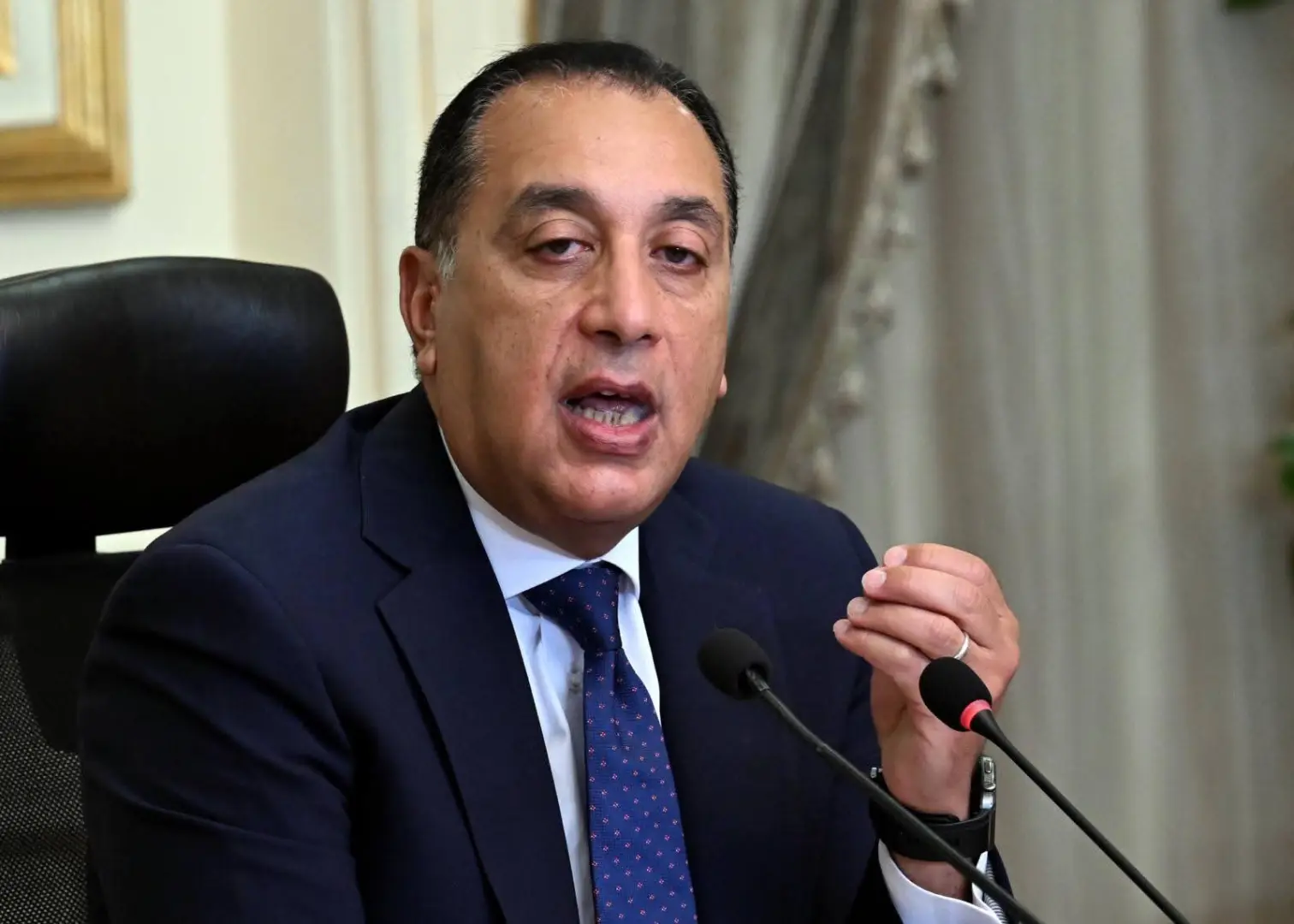 رئيس الوزراء: الحكومة تتبع سياسة التدرج في اتخاذ القرارات لضمان عدم تحميل المواطن أعباء إضافية - 1000501204