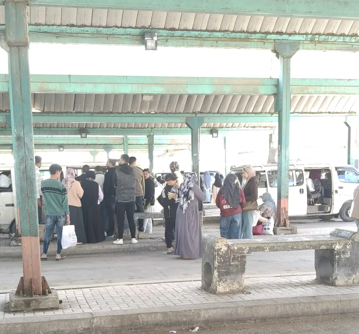 أجرة أعلى وأمان أقل.. فوضى المواصلات في البحيرة بين استغلال السائقين ومعاناة الركاب - 1000505351