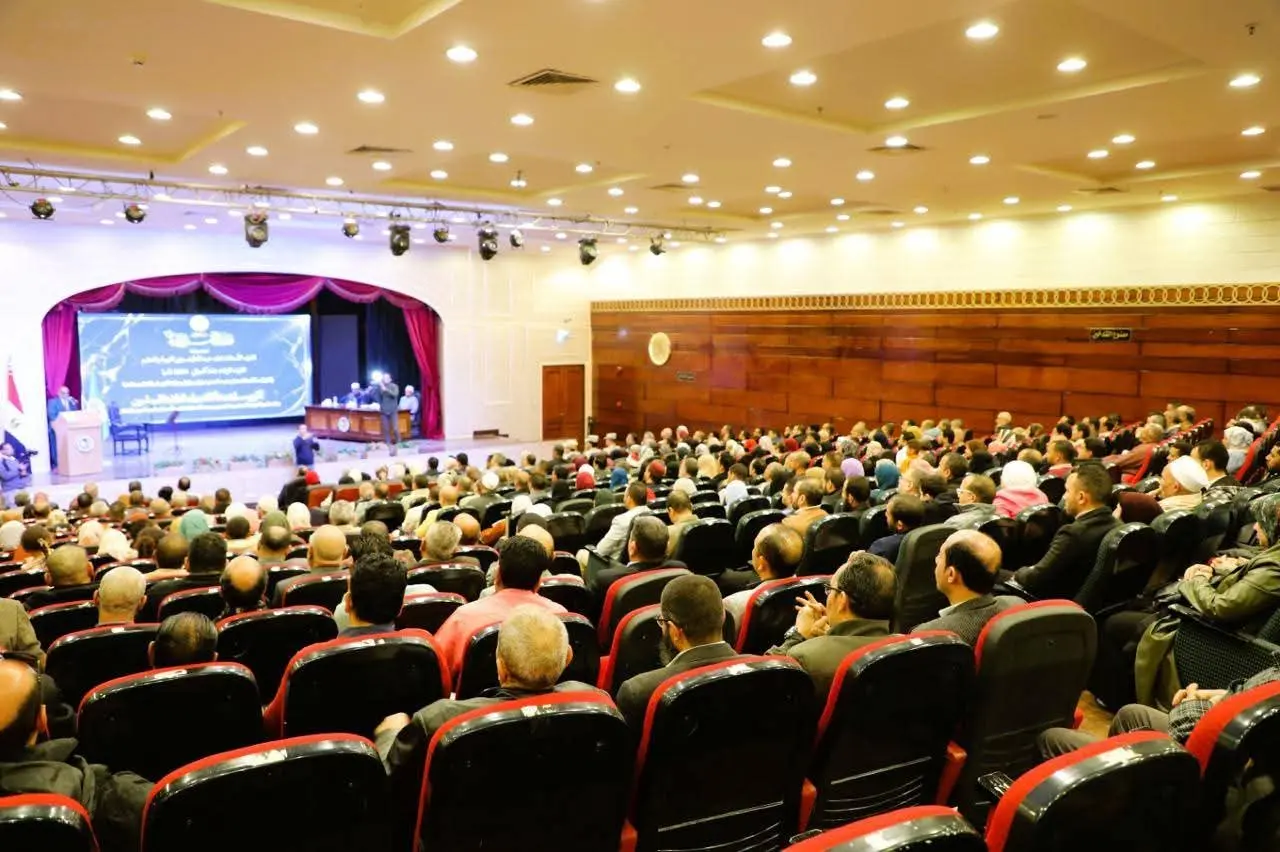 محافظ المنيا يكرم حفظة القرآن من المعلمين خلال فعاليات “محاكاة دولة التلاوة” - 1000505530