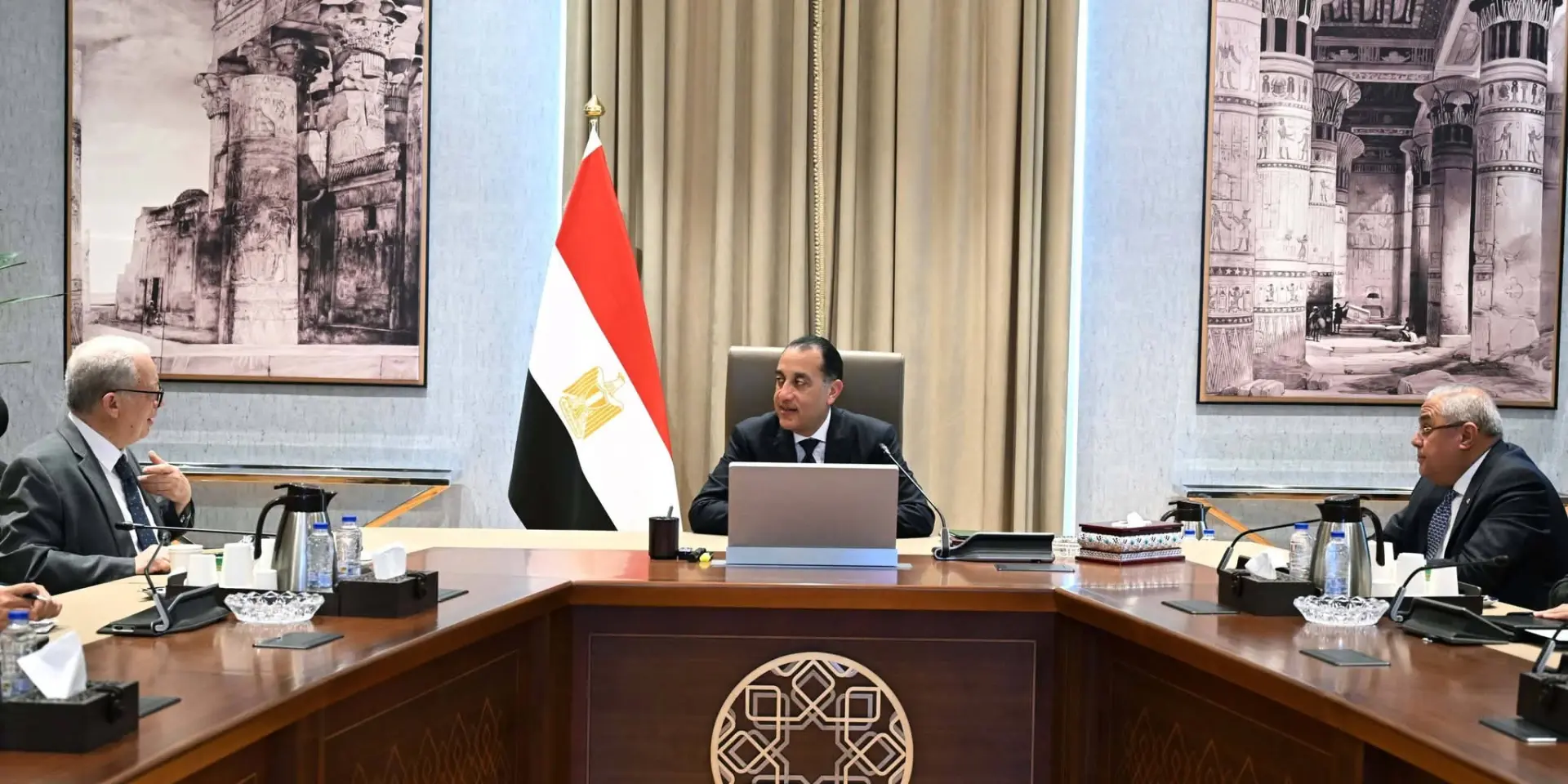 رئيس الوزراء يتابع مستجدات موقف ملف الشركات المملوكة للدولة - 1000507633