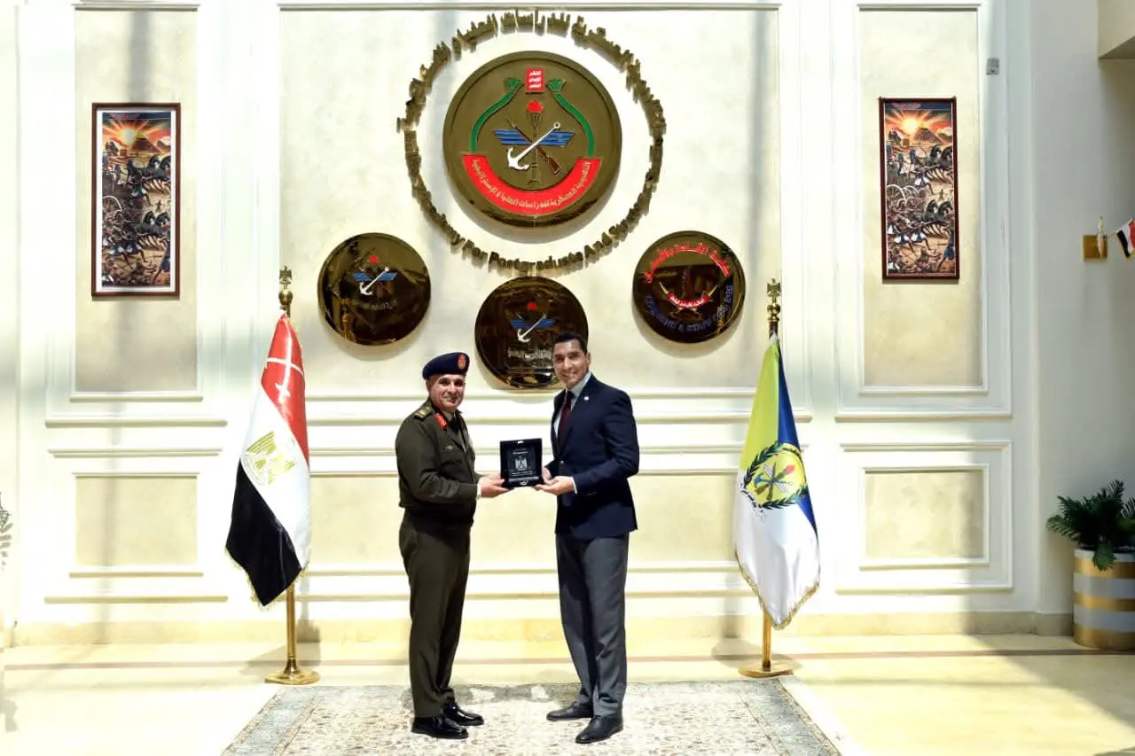 القوات المسلحة تنظم زيارة ميدانية لشباب الوطن إلى الأكاديمية العسكرية للدراسات العليا والاستراتيجية - 1000507717