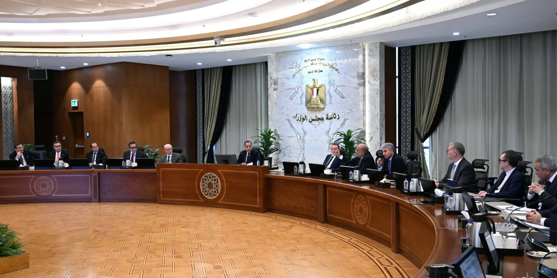 تعليق العمل بقرارات الإغلاق الخاصة بالمحال العامة خلال أسبوع أعياد المواطنين الأقباط - 1000507724