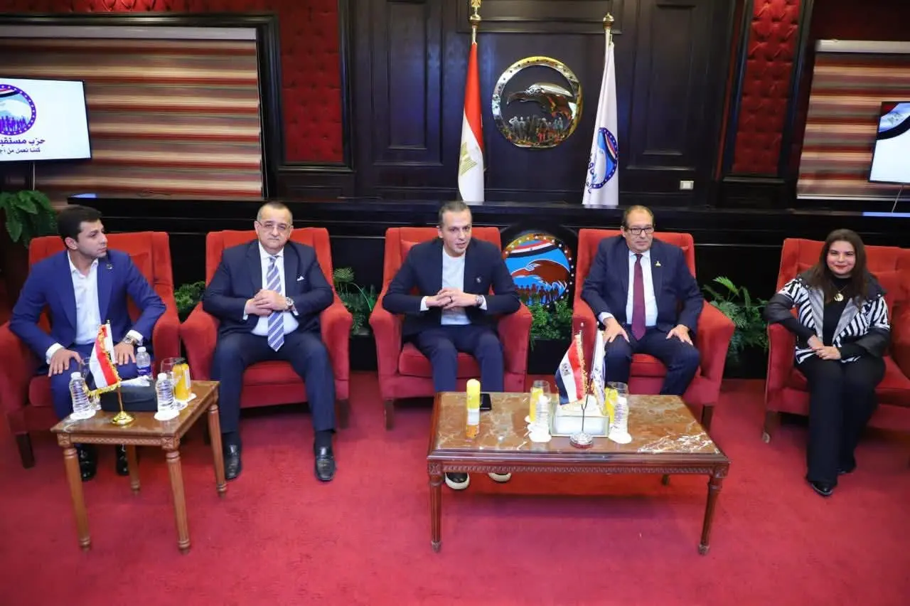 حزب مستقبل وطن يستقبل وفدًا من السفارة الأمريكية لبحث تطورات الأوضاع الإقليمية وتداعياتها - 1000508166