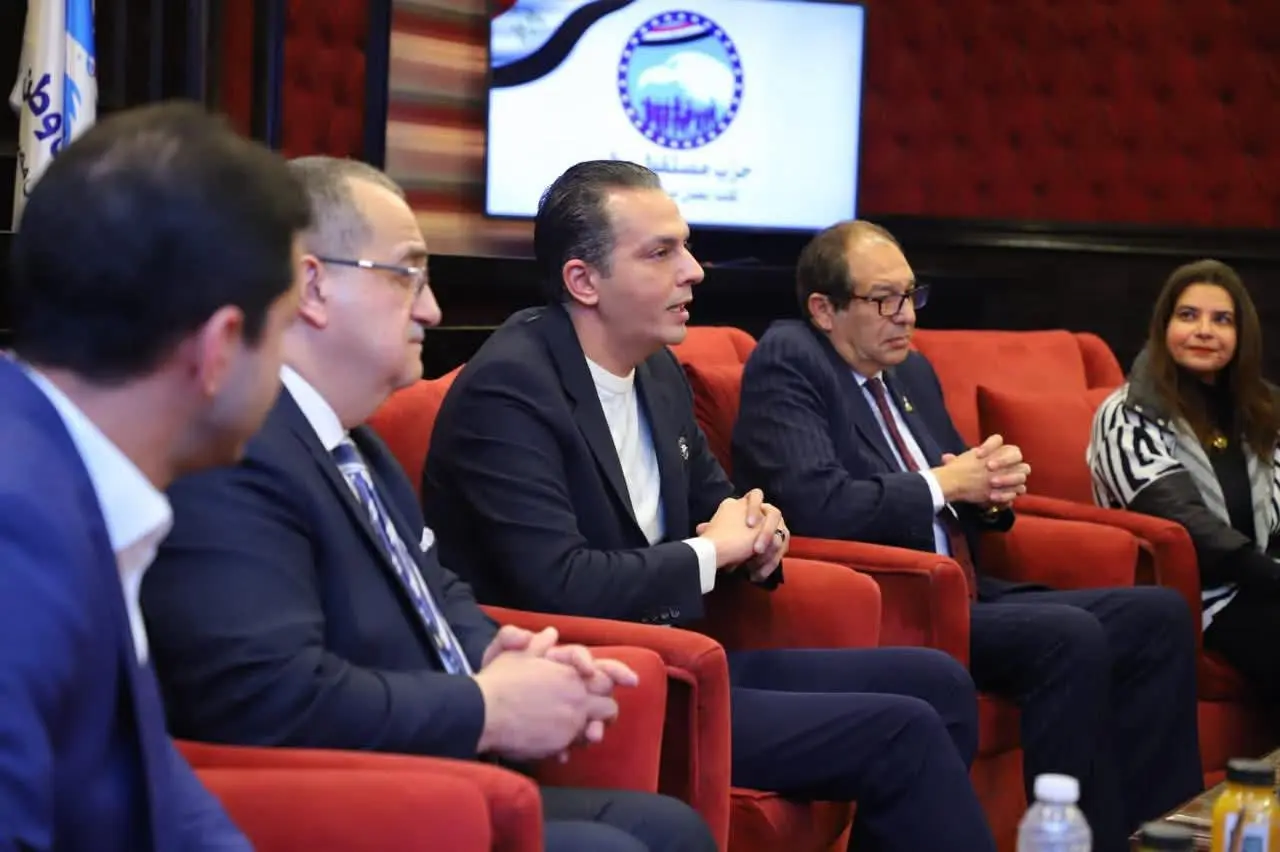 حزب مستقبل وطن يستقبل وفدًا من السفارة الأمريكية لبحث تطورات الأوضاع الإقليمية وتداعياتها - 1000508171