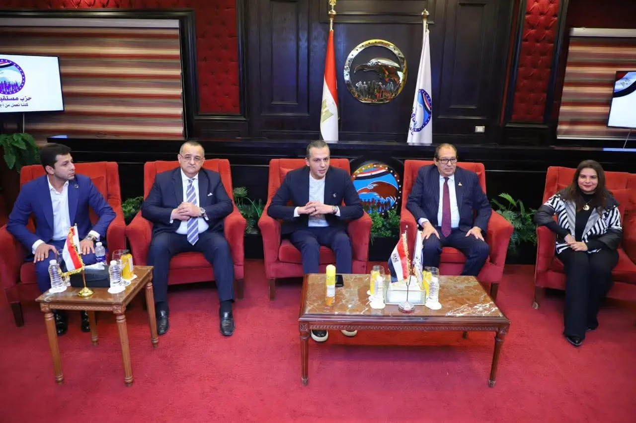 حزب مستقبل وطن يستقبل وفدًا من السفارة الأمريكية لبحث تطورات الأوضاع الإقليمية وتداعياتها - 1000508182