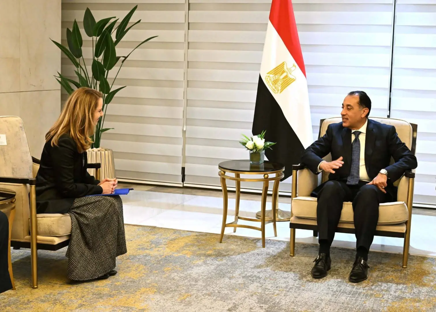 رئيس الوزراء يلتقي المديرة العامة للمنظمة الدولية للهجرة لبحث تعزيز التعاون في ملف الهجرة - 1000510032