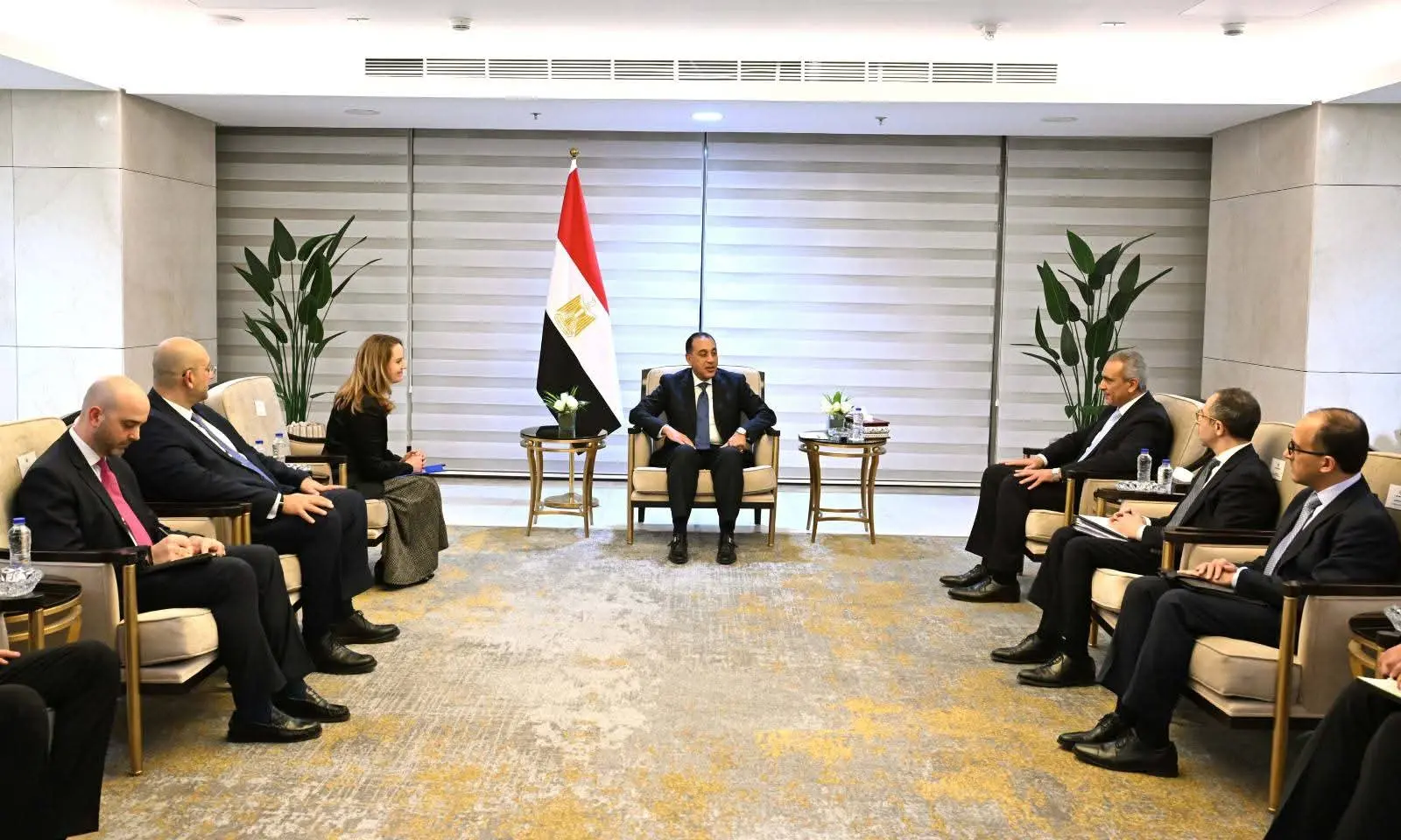 رئيس الوزراء يلتقي المديرة العامة للمنظمة الدولية للهجرة لبحث تعزيز التعاون في ملف الهجرة - 1000510034