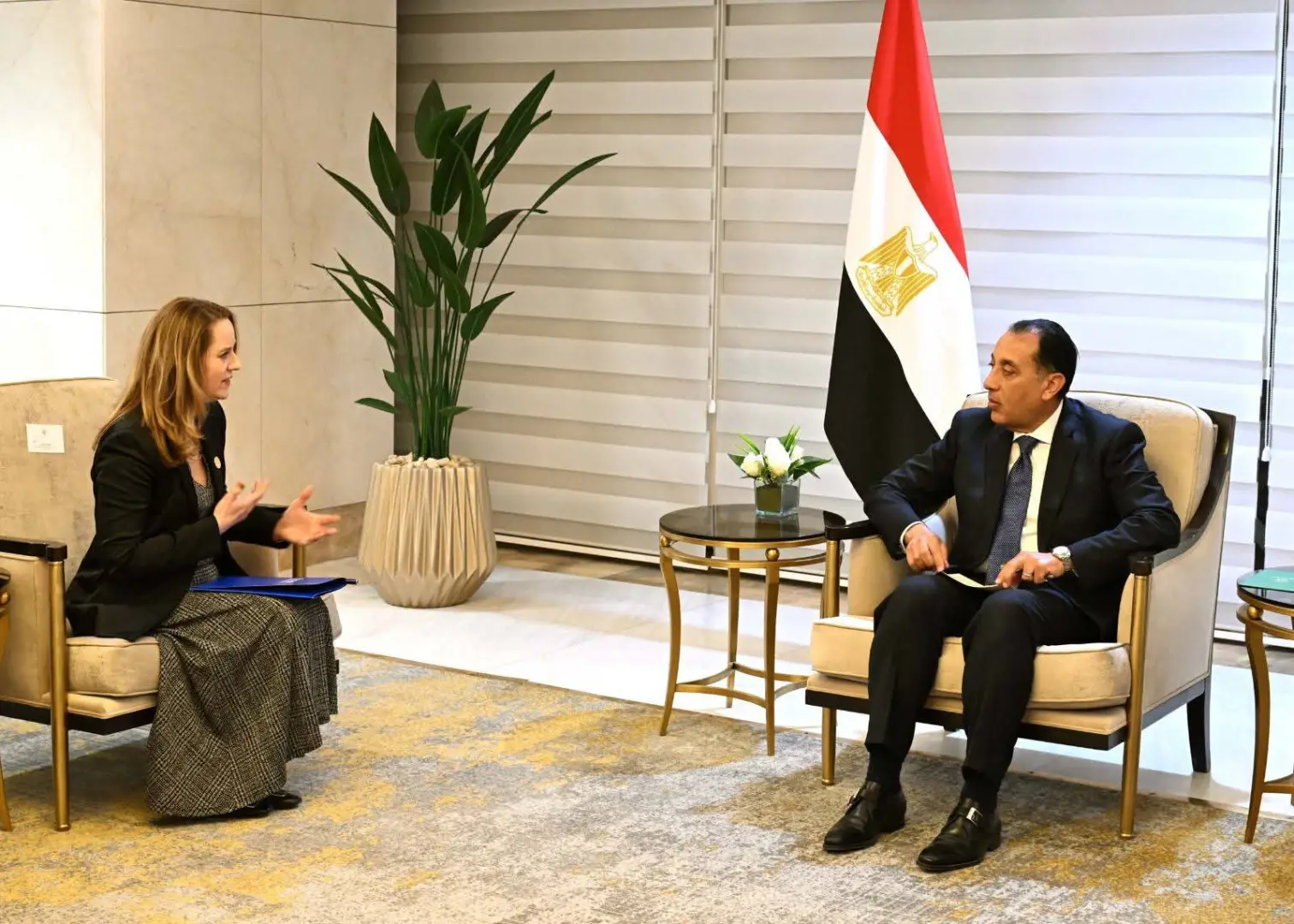 رئيس الوزراء يلتقي المديرة العامة للمنظمة الدولية للهجرة لبحث تعزيز التعاون في ملف الهجرة - 1000510036