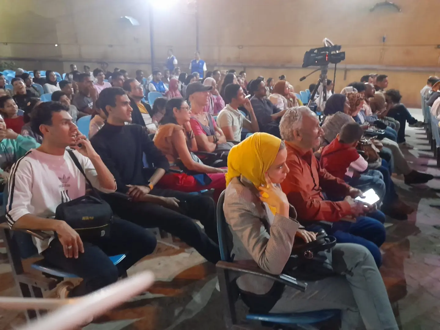 زخم كبير لفعاليات مهرجان مسرح الجنوب يجذب جمهور قرى قنا - 1000513961