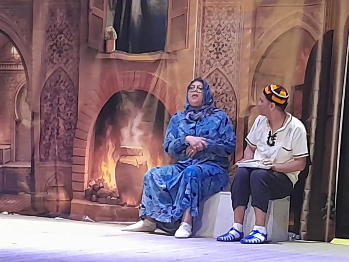 زخم كبير لفعاليات مهرجان مسرح الجنوب يجذب جمهور قرى قنا - 1000513977