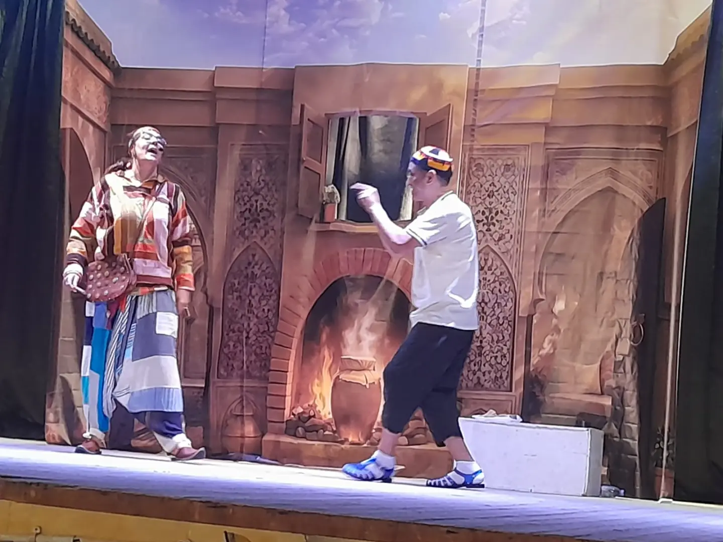 زخم كبير لفعاليات مهرجان مسرح الجنوب يجذب جمهور قرى قنا - 1000513994