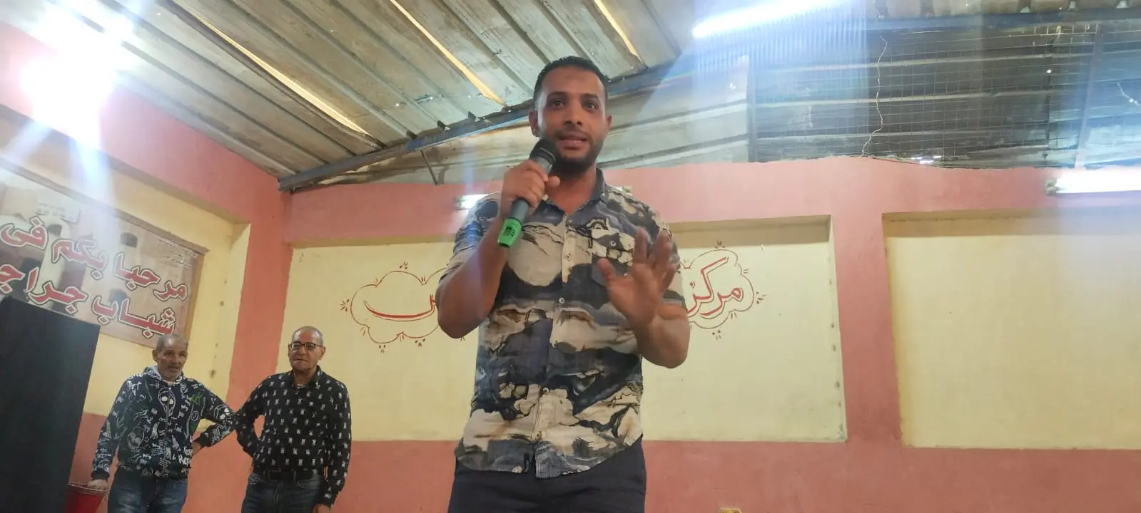 عروض الأراجوز و"المهرج" تجذب الأطفال في فعاليات <a href=