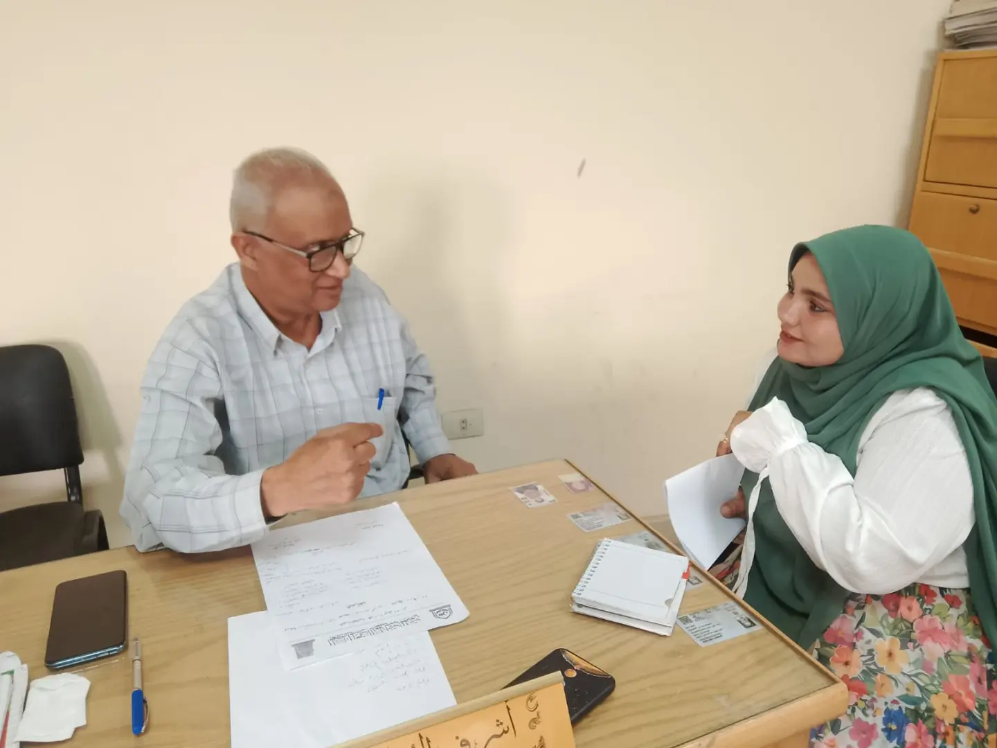 عروض الأراجوز و"المهرج" تجذب الأطفال في فعاليات مهرجان مسرح شباب الجنوب بقنا - 1000516201