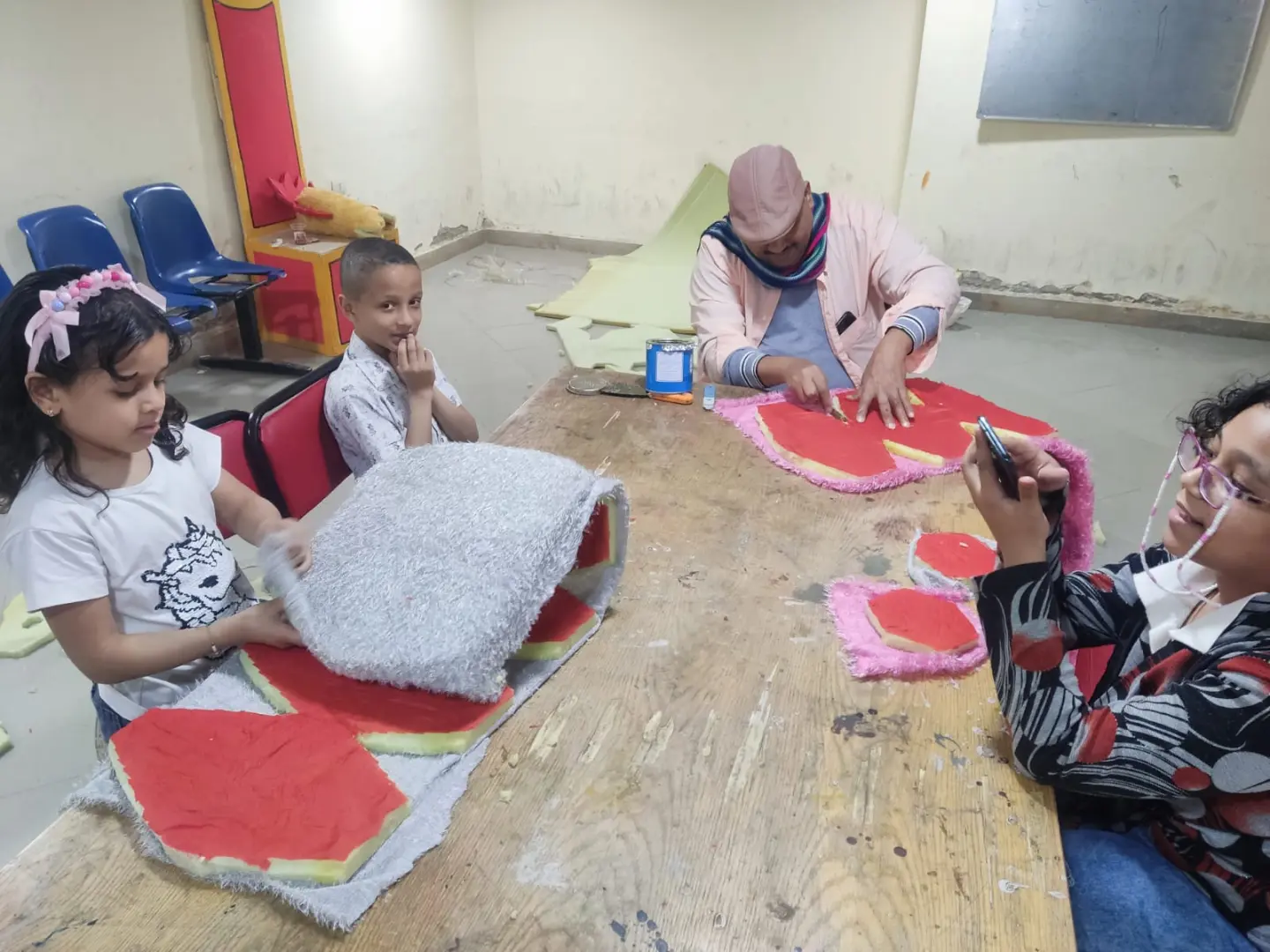 عروض الأراجوز و"المهرج" تجذب الأطفال في فعاليات مهرجان مسرح <a href=