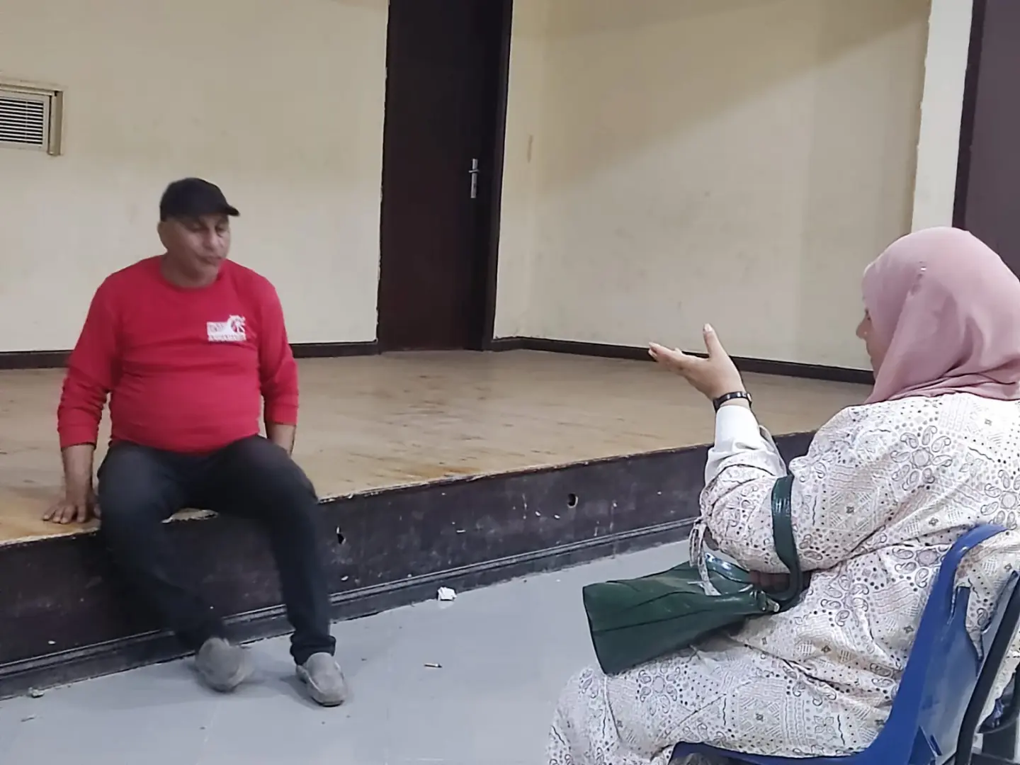 عروض الأراجوز و"المهرج" تجذب الأطفال في فعاليات مهرجان مسرح شباب الجنوب بقنا - 1000516210