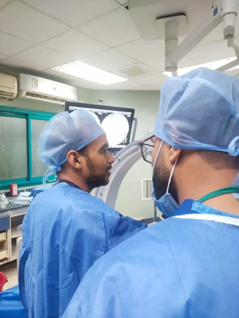 فريق طبي بمستشفى قنا الجامعي ينقذ حياة أم وجنينها بعد جراحة دقيقة - 1000516235