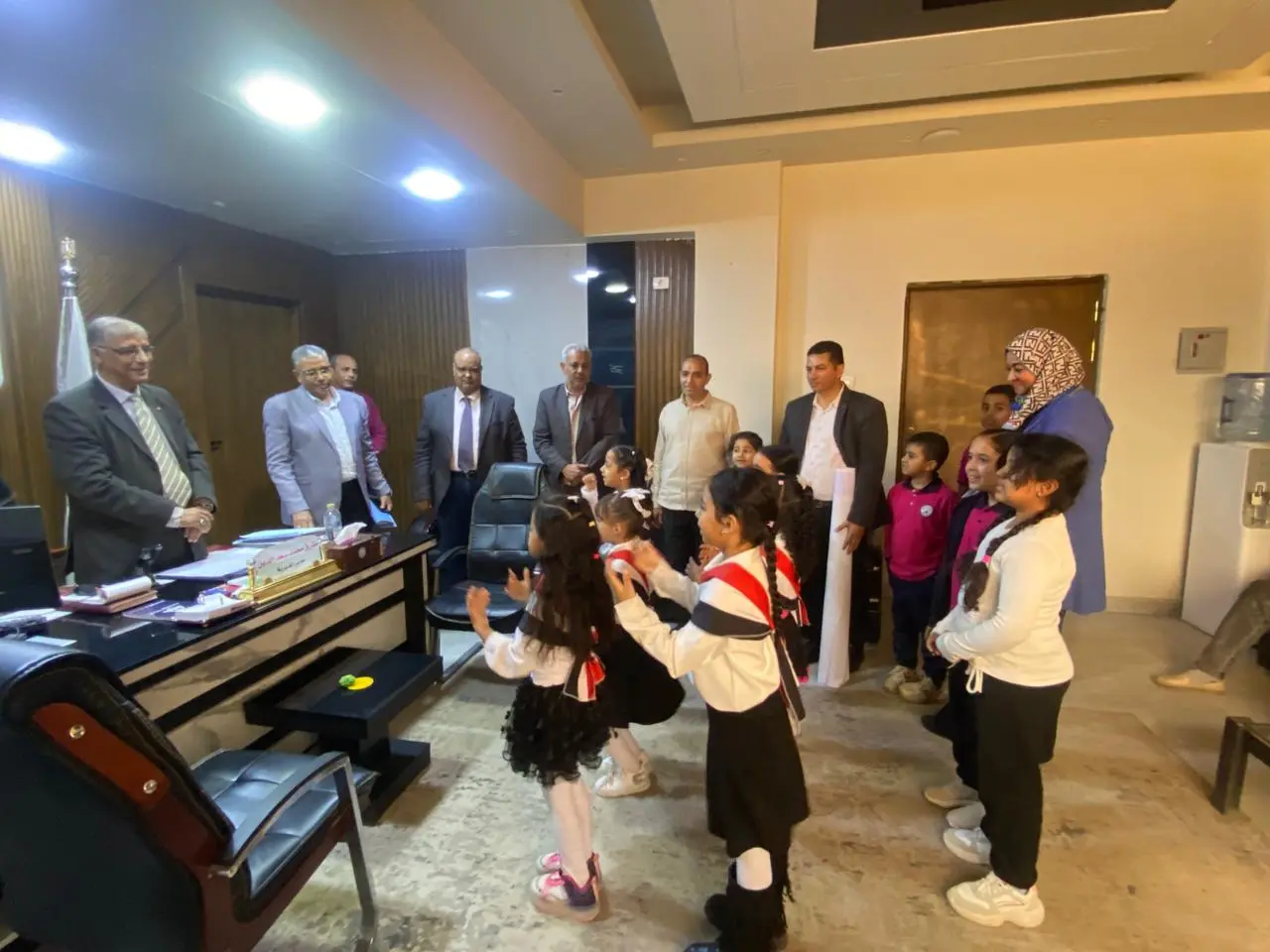 وكيل تعليم قنا يستقبل طلاب مدرسة “تحيا مصر 1” - 1000517815