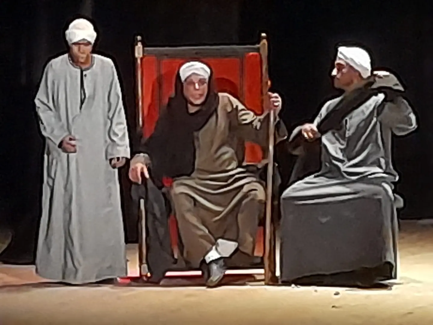 "تغريب" و"جسور" على مسرح شباب الجنوب بقنا