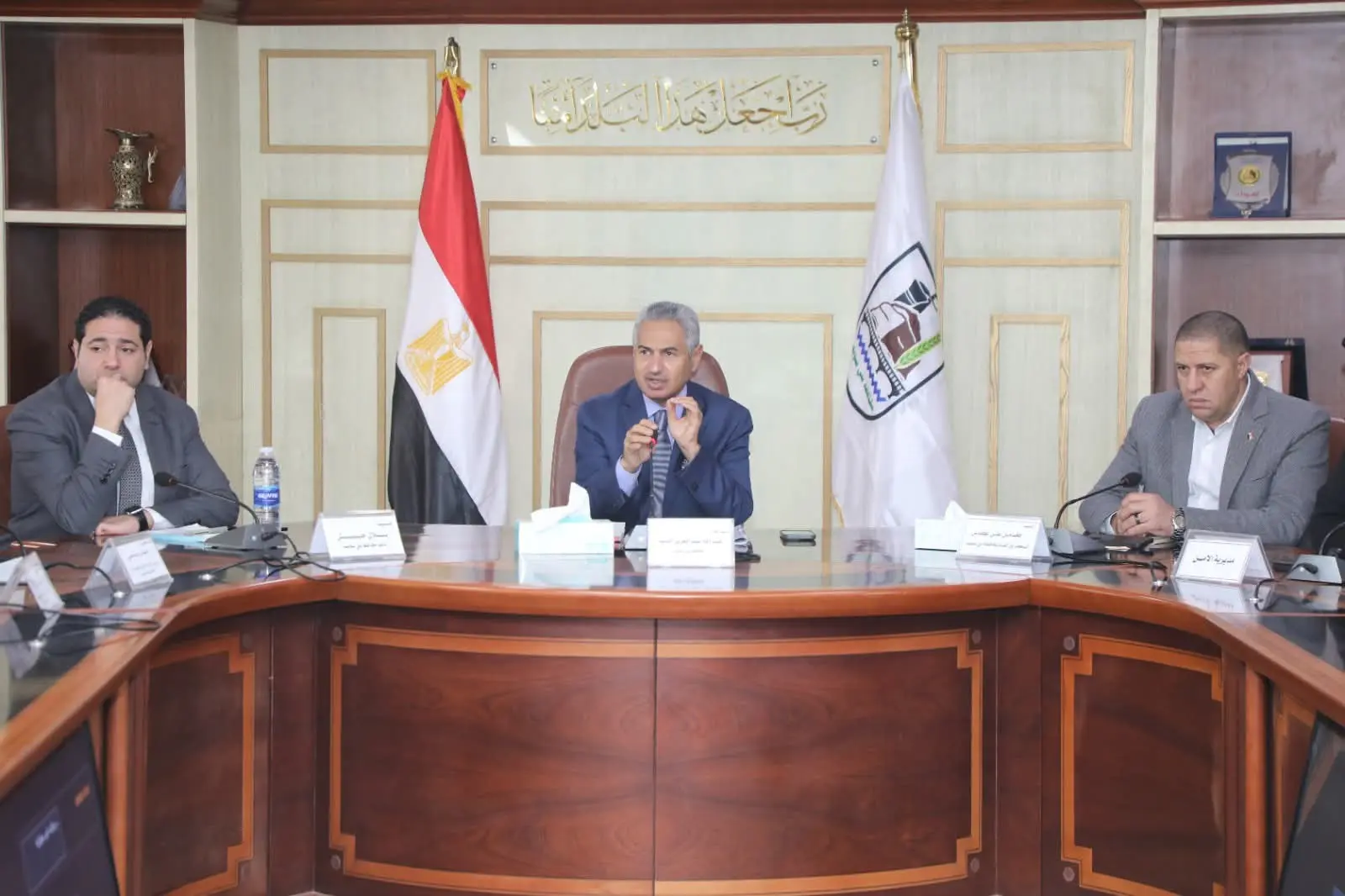 محافظ بني سويف يوجه بتسهيل تطوير مزلقانات السكك الحديدية ورفع كفاءتها