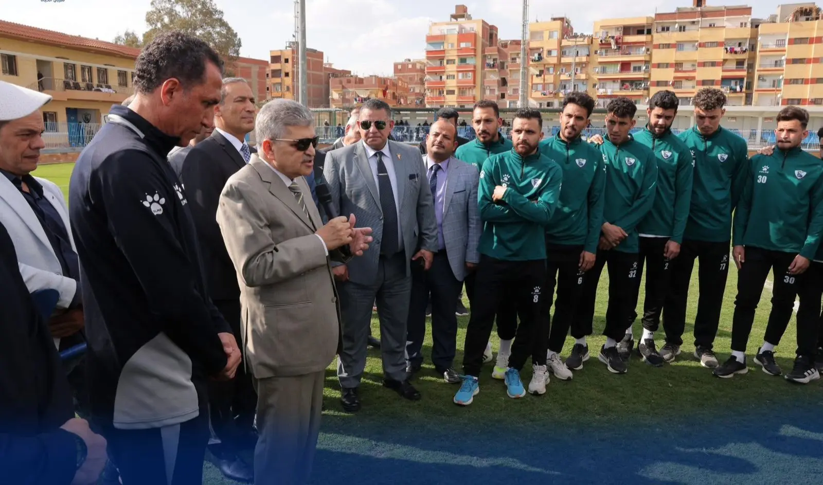 رئيس هيئة قناة السويس يهنئ نادي القناة بالصعود للدوري الممتاز بعد غياب 12 عاماً - 1000520555