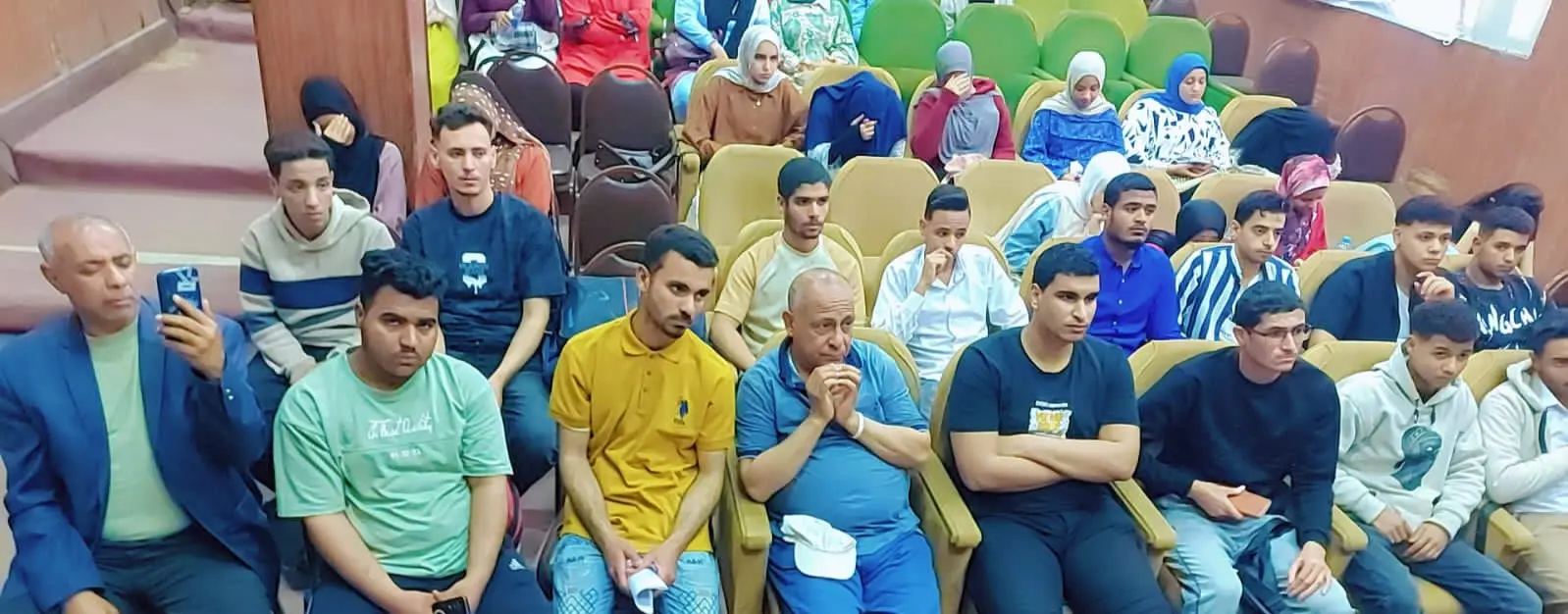 مجمع إعلام قنا يناقش تأثير مواقع التواصل الاجتماعي على القيم الأخلاقية - 1000522666