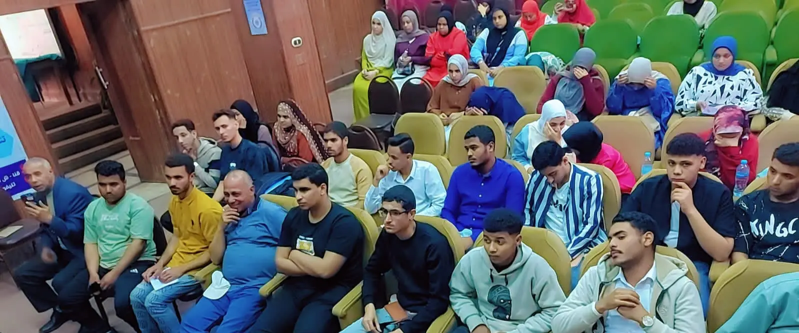 مجمع إعلام قنا يناقش تأثير مواقع التواصل الاجتماعي على القيم الأخلاقية - 1000522672