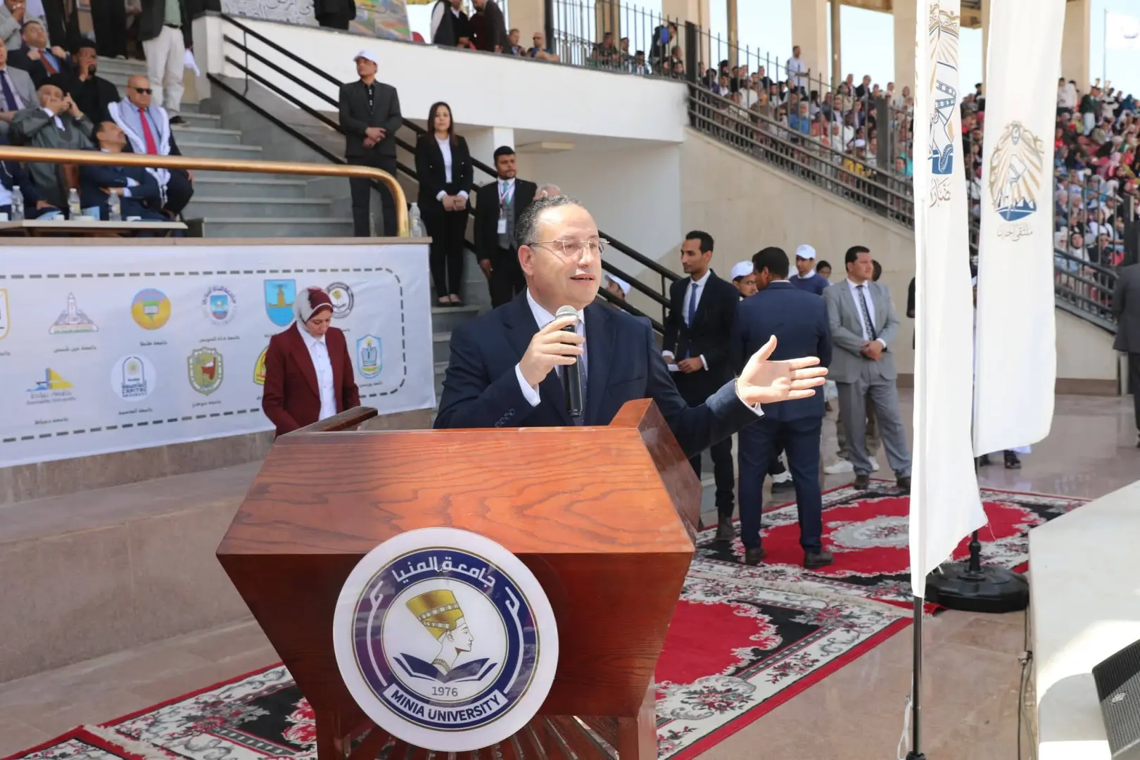 وزير التعليم العالي ومحافظ المنيا ورئيس الجامعة يشهدون ختام فعاليات "ملتقى الحضارات" - 1000522797