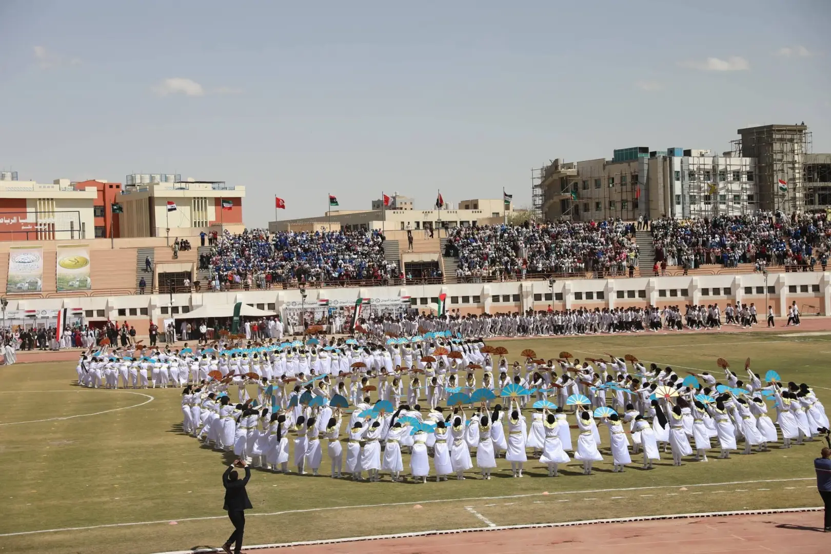 وزير التعليم العالي ومحافظ المنيا ورئيس الجامعة يشهدون ختام فعاليات "ملتقى الحضارات" - 1000522813