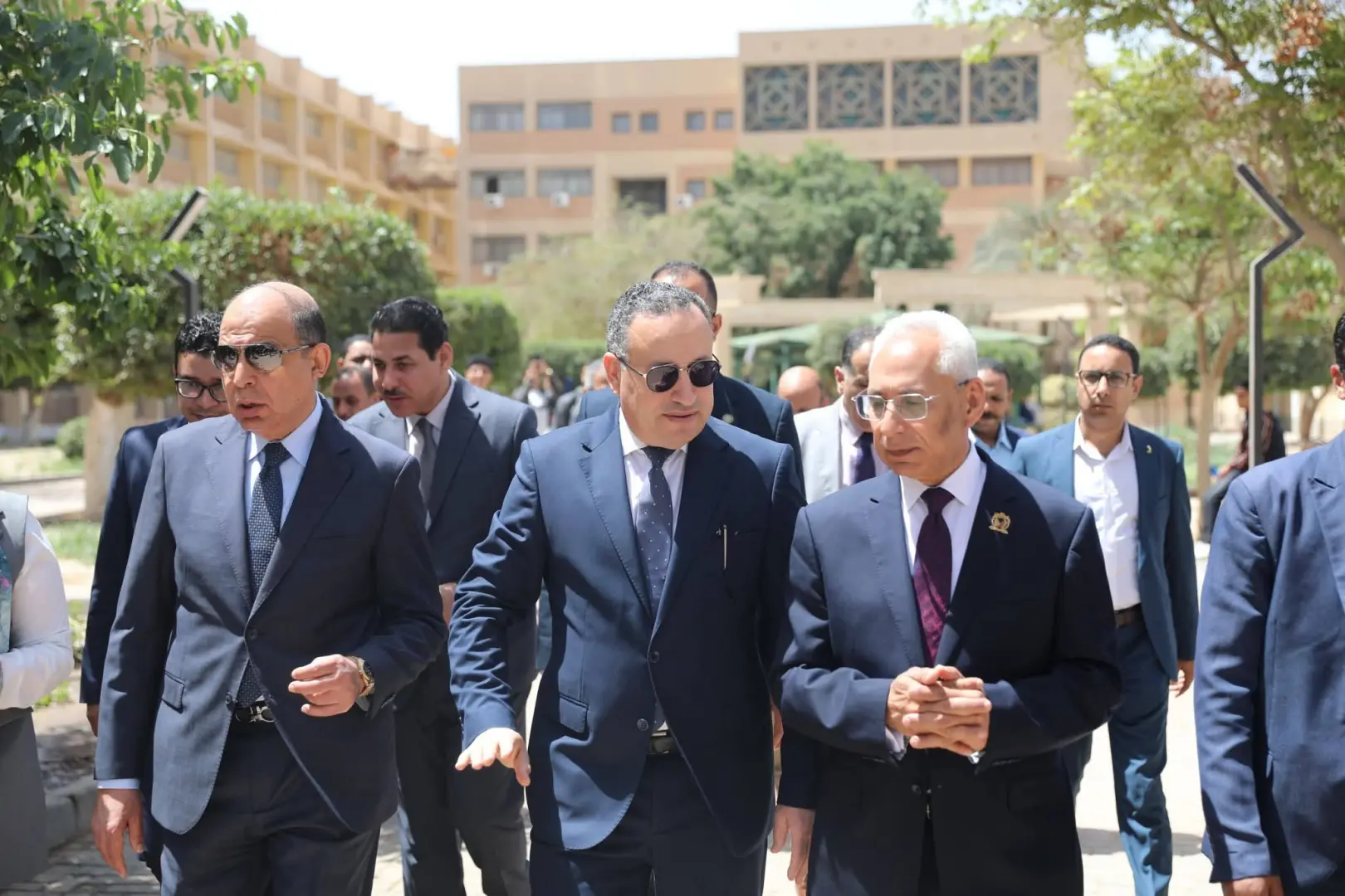 وزير التعليم العالي يتفقد سير الأعمال التنفيذية بجامعة المنيا التكنولوجية
