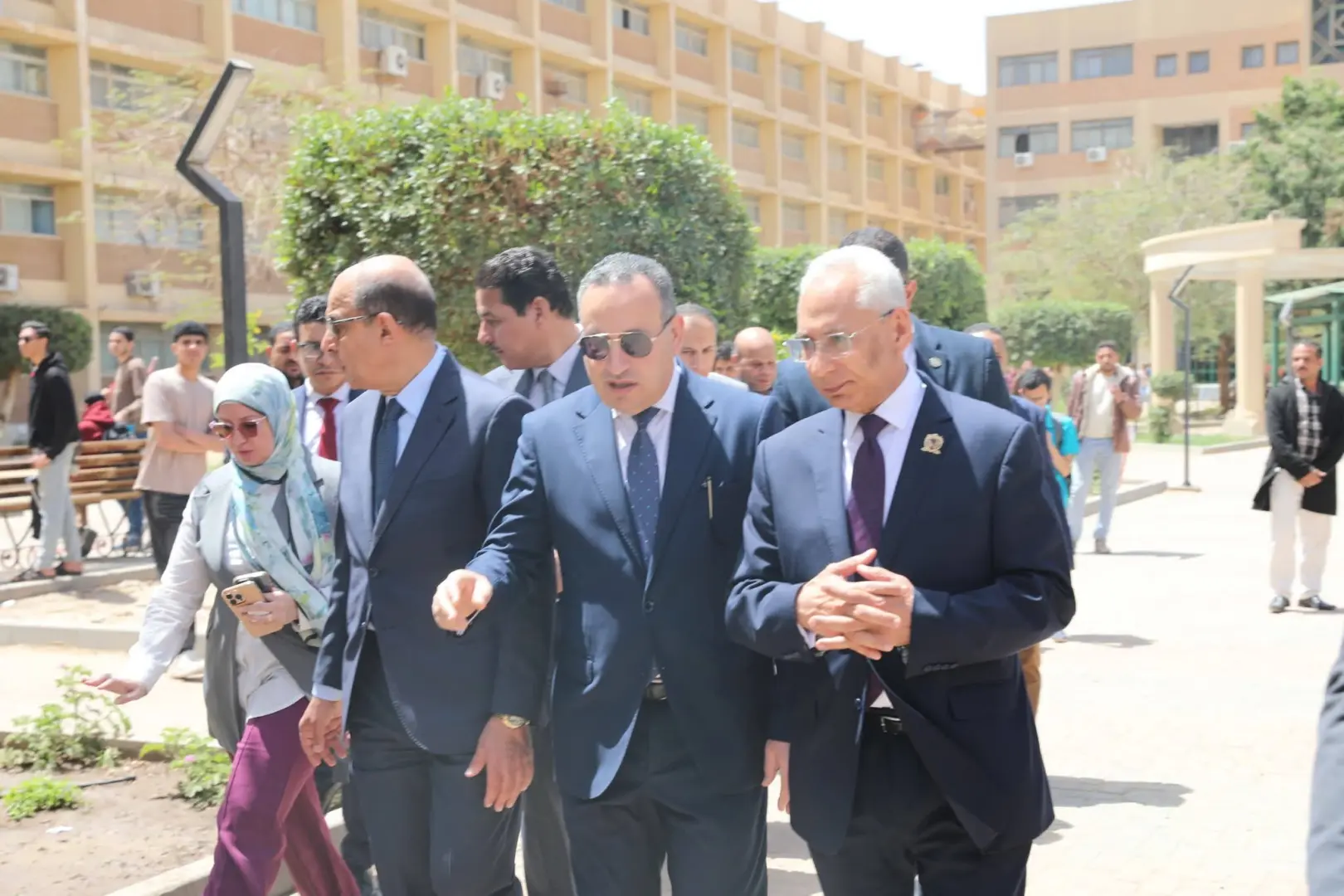 وزير التعليم العالي يتفقد.سير الأعمال التنفيذية بجامعة المنيا التكنولوجية - 1000522829
