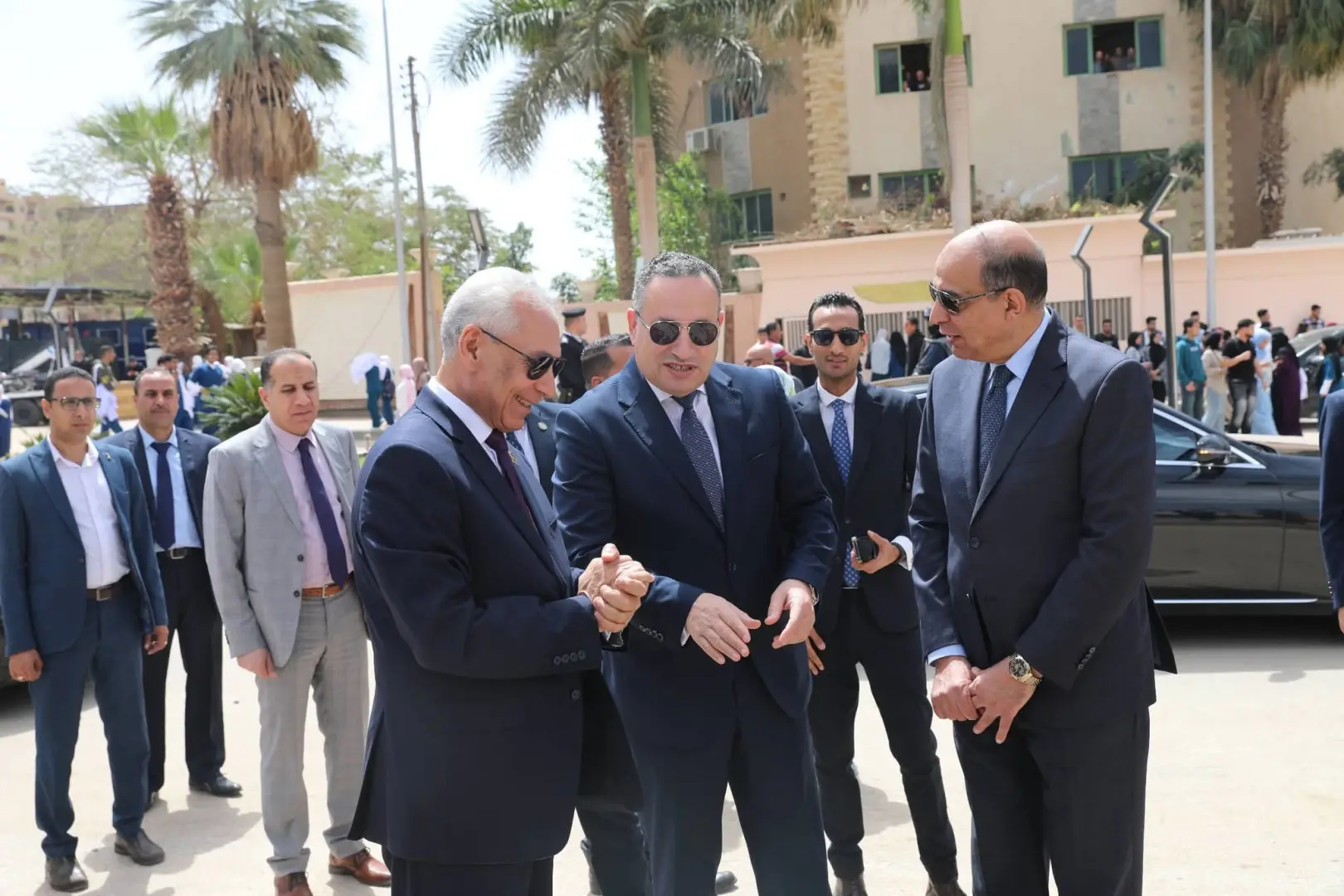 وزير التعليم العالي يفتتح مشروعات تعليمية وخدمية بجامعة المنيا بتكلفة 350 مليون جنيه - 1000522885
