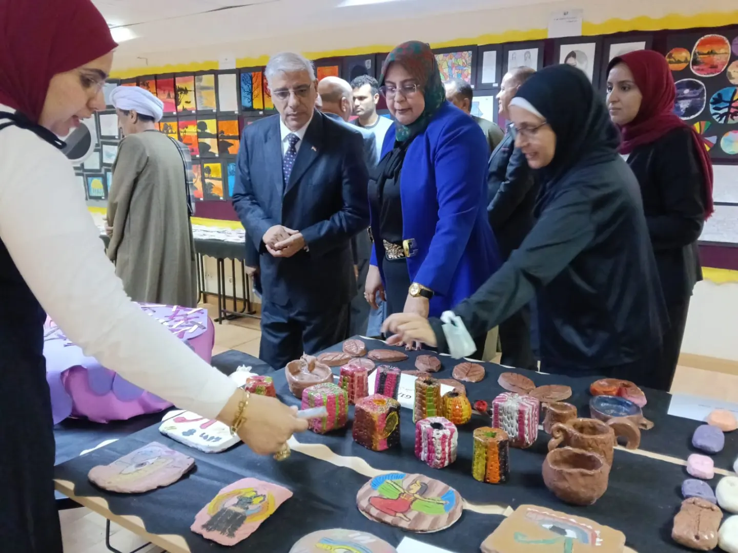 وكيل تعليم قنا يشهد نموذج محاكاة مجلس النواب لطلاب “النيل الدولية” - 1000524544