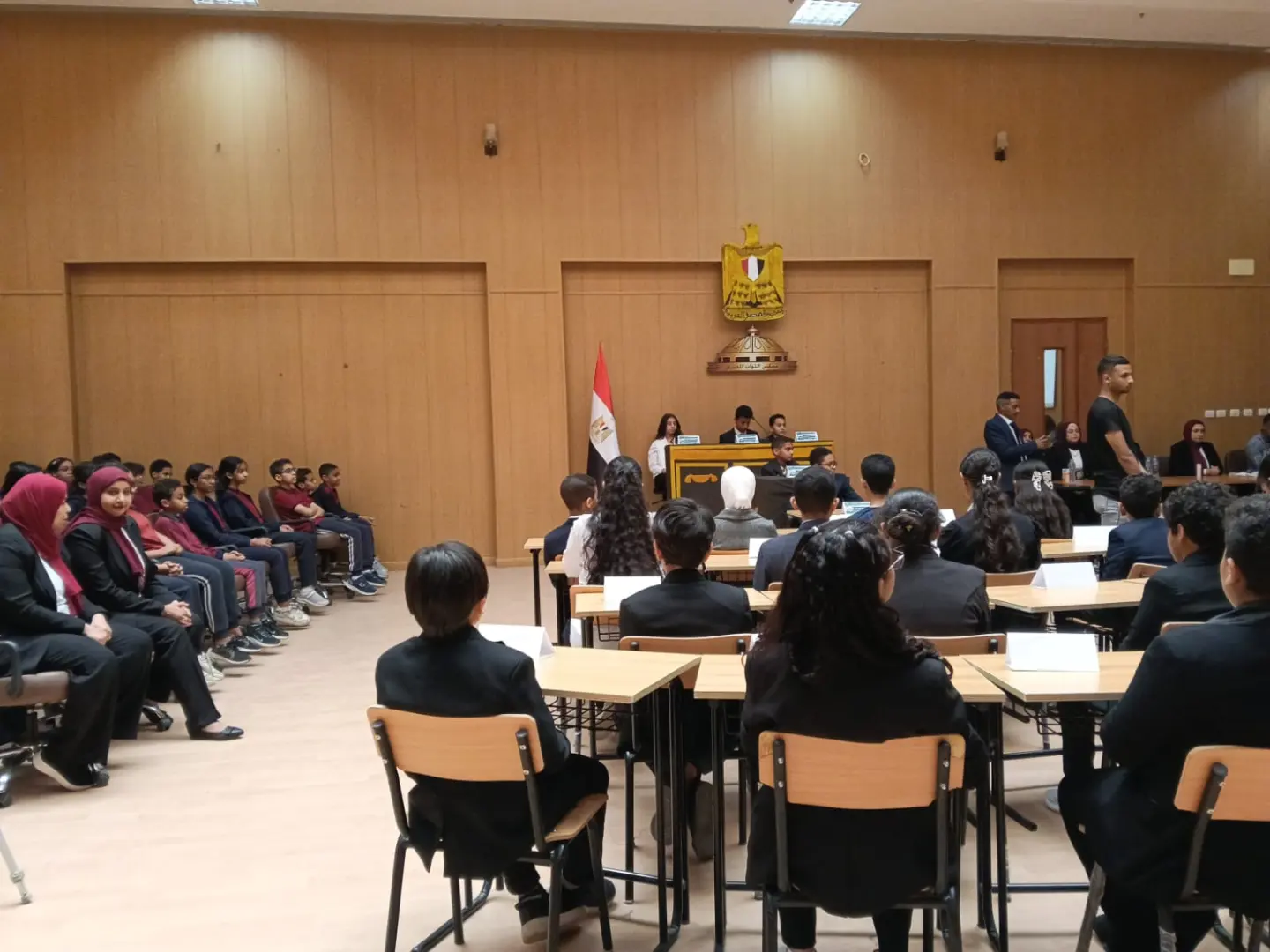 وكيل تعليم قنا يشهد نموذج محاكاة مجلس النواب لطلاب “النيل الدولية” - 1000524559