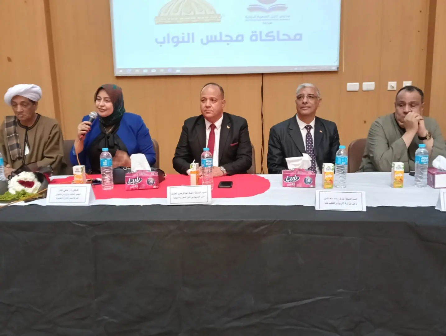 وكيل تعليم قنا يشهد نموذج محاكاة مجلس النواب لطلاب “النيل الدولية”