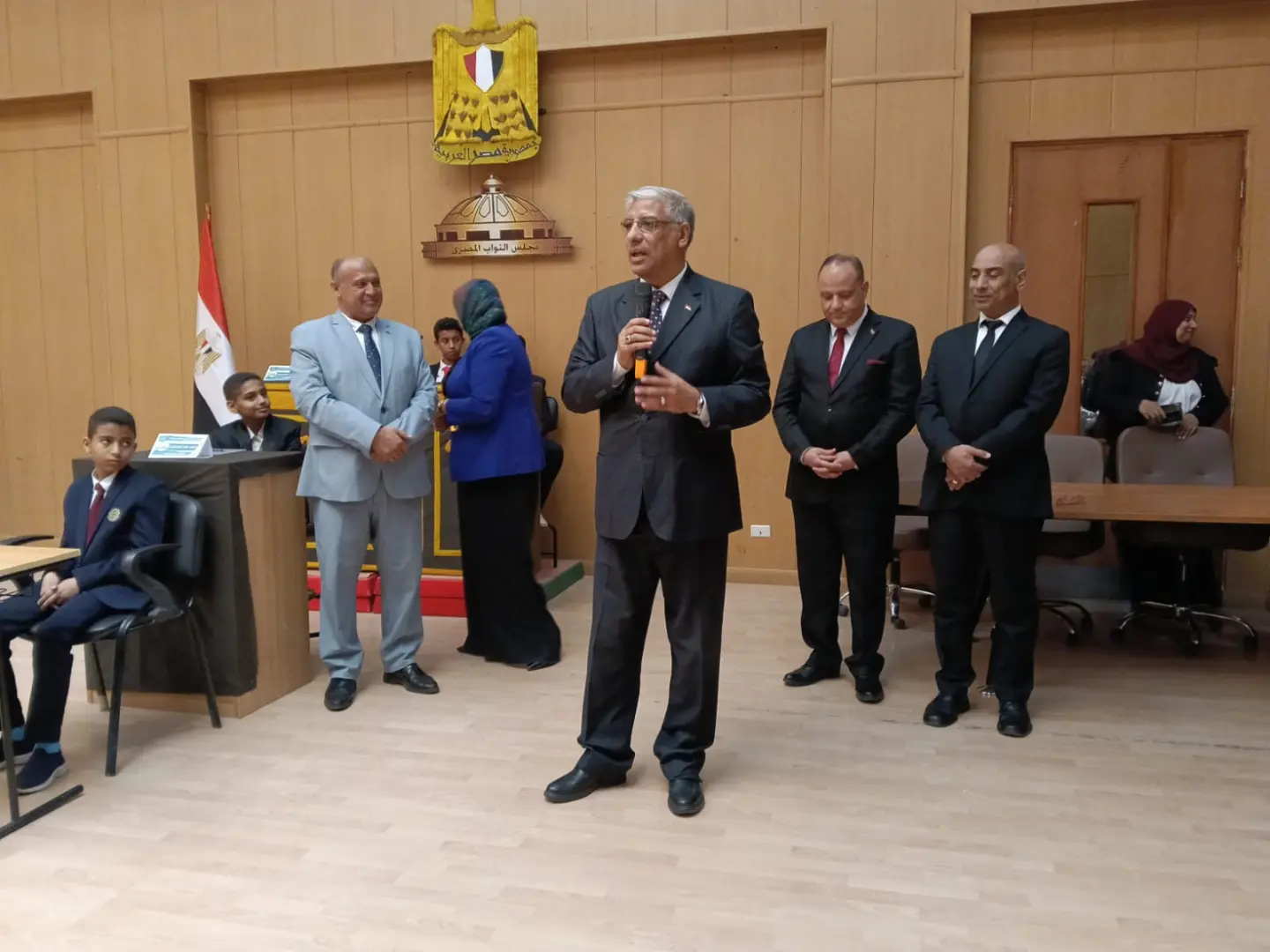 وكيل تعليم قنا يشهد نموذج محاكاة مجلس النواب لطلاب “النيل الدولية” - 1000524583