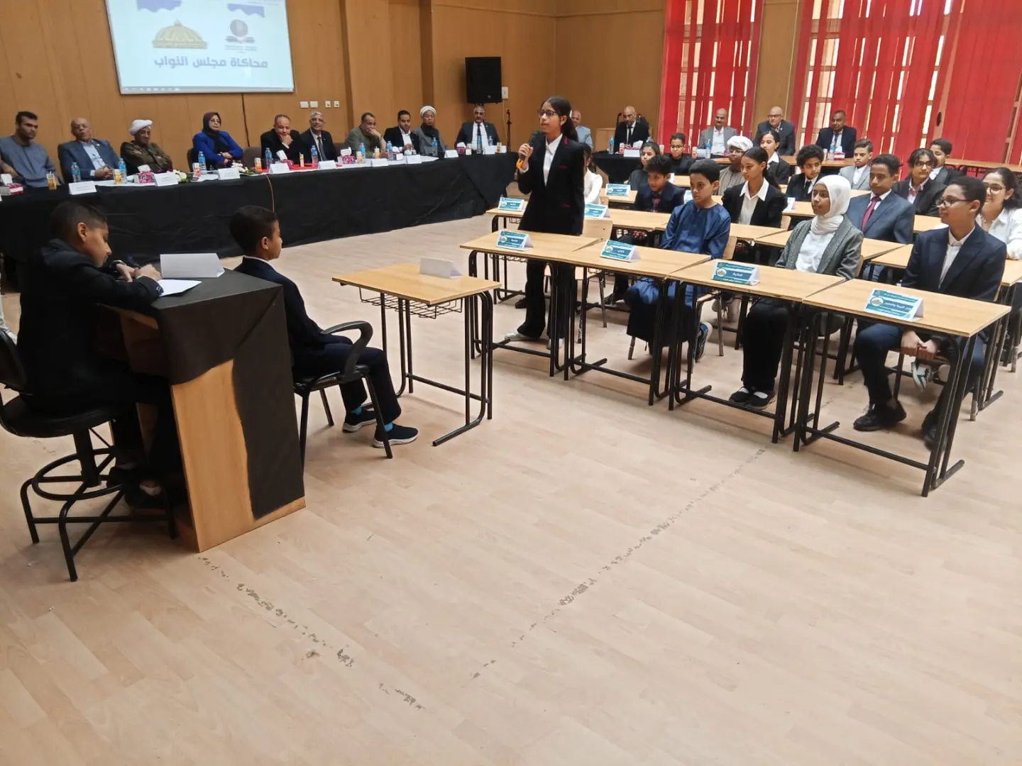 طلاب “النيل المصرية الدولية بقنا” يناقشون عمالة الأطفال في محاكاة متميزة لمجلس النواب - 1000525060