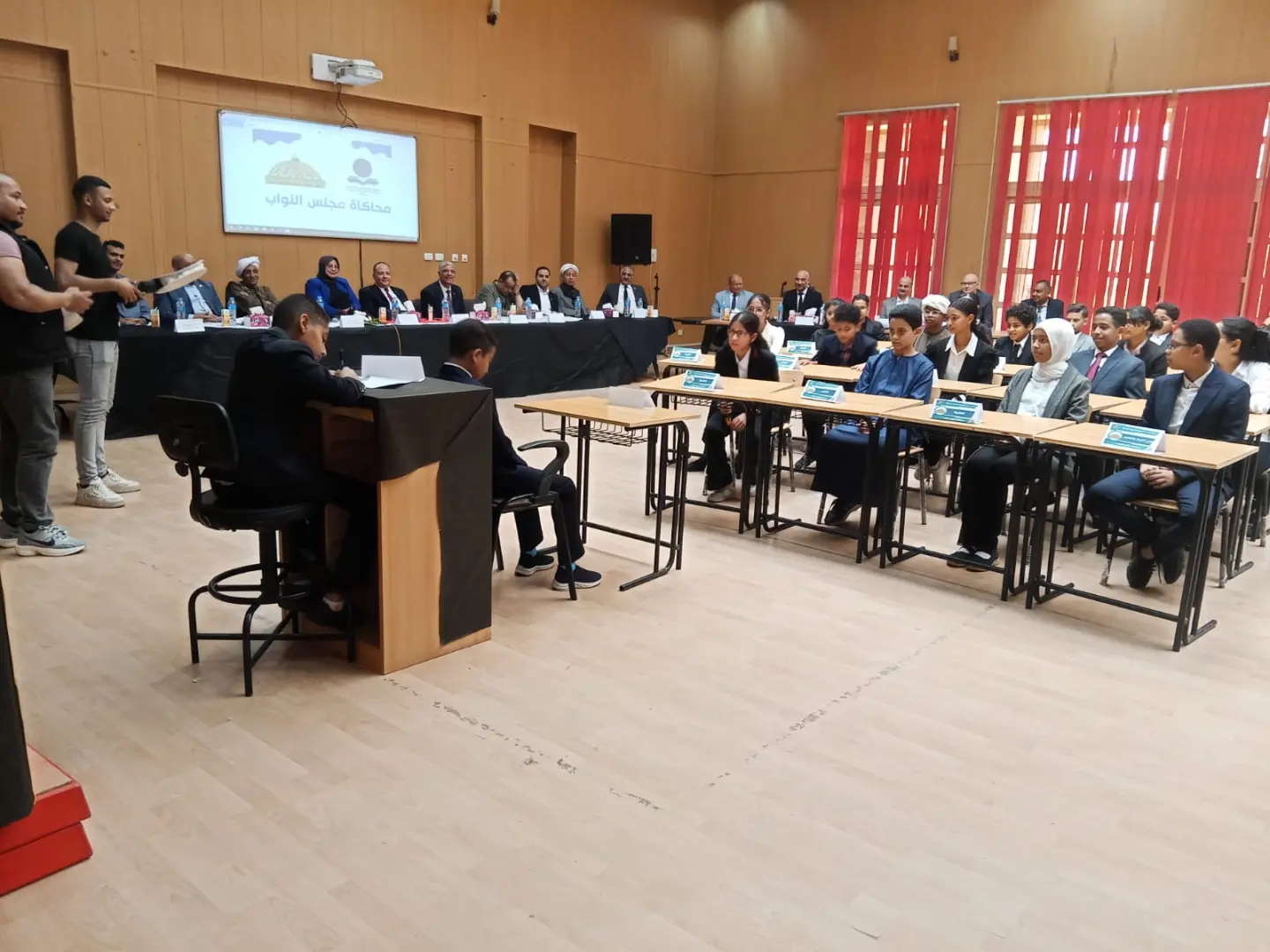 طلاب “النيل المصرية الدولية بقنا” يناقشون عمالة الأطفال في محاكاة متميزة لمجلس النواب - 1000525069