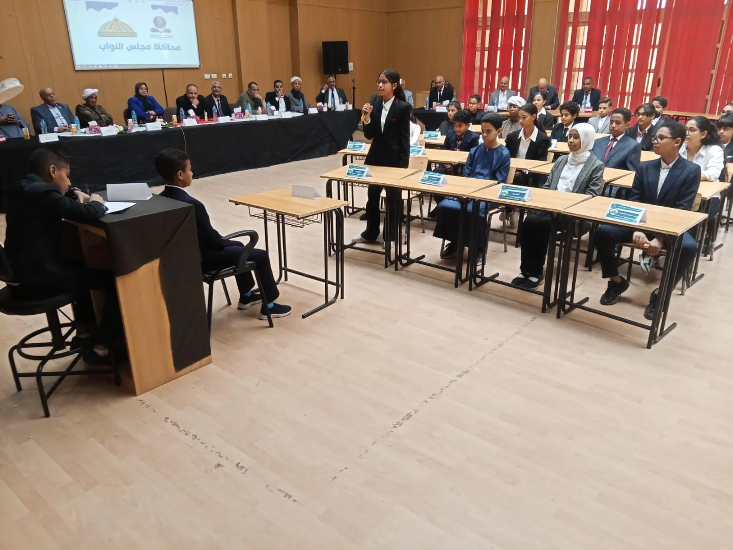 طلاب “النيل المصرية الدولية بقنا” يناقشون عمالة الأطفال في محاكاة متميزة لمجلس النواب - 1000525072