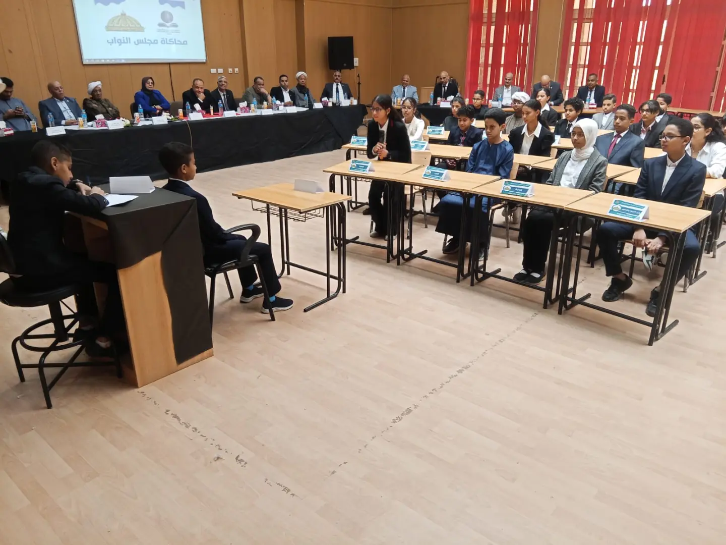 طلاب “النيل المصرية الدولية بقنا” يناقشون عمالة الأطفال في محاكاة متميزة لمجلس النواب - 1000525075
