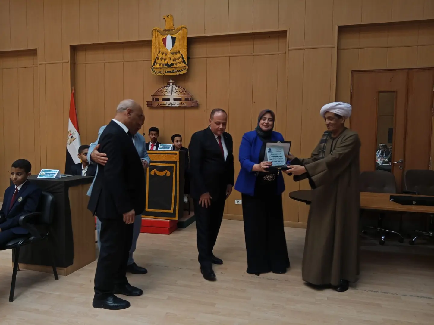 طلاب “النيل المصرية الدولية بقنا” يناقشون عمالة الأطفال في محاكاة متميزة لمجلس النواب - 1000525099