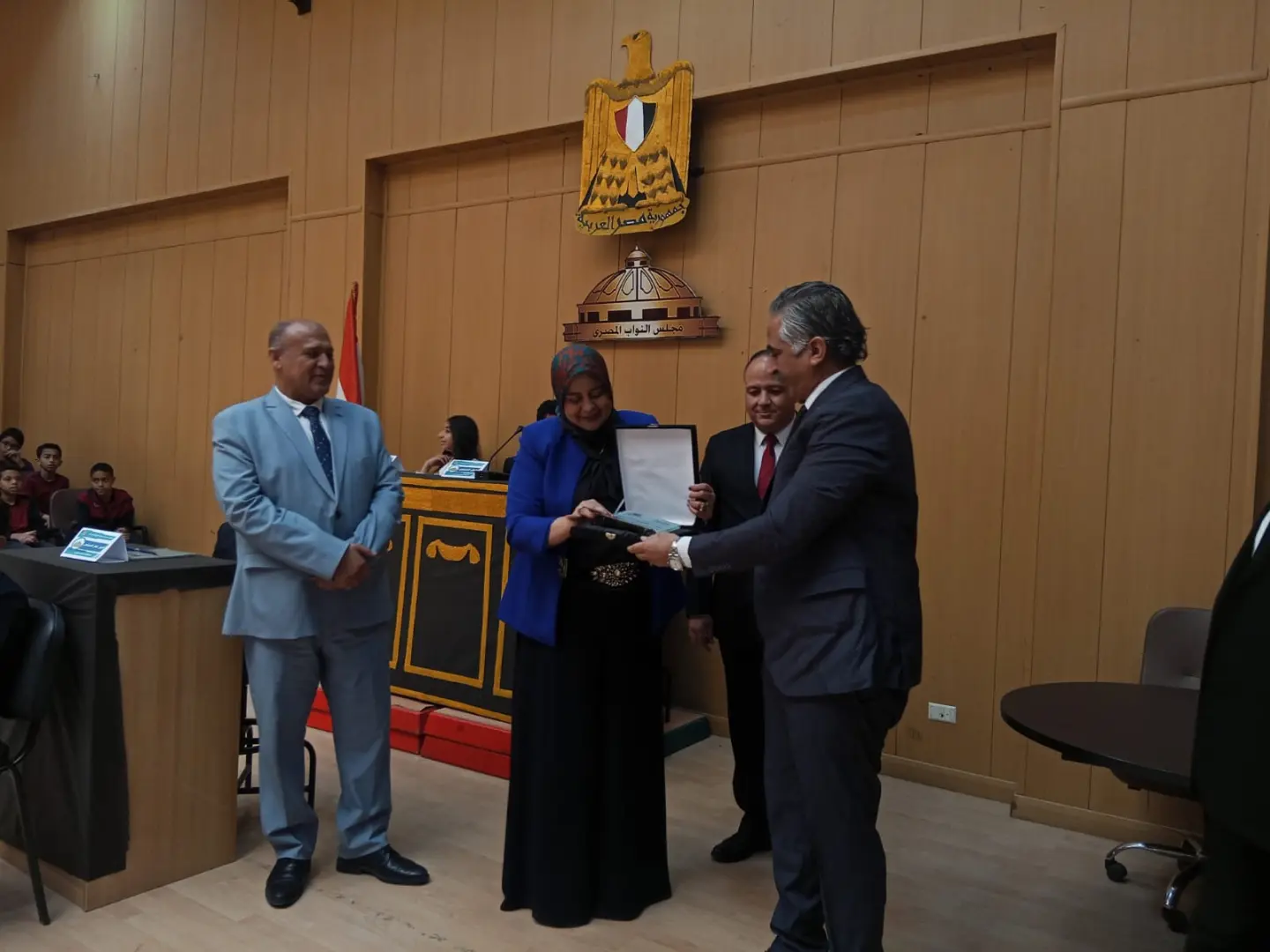 طلاب “النيل المصرية الدولية بقنا” يناقشون عمالة الأطفال في محاكاة متميزة لمجلس النواب - 1000525123