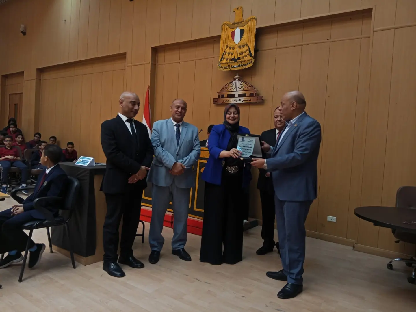 طلاب “النيل المصرية الدولية بقنا” يناقشون عمالة الأطفال في محاكاة متميزة لمجلس النواب - 1000525144