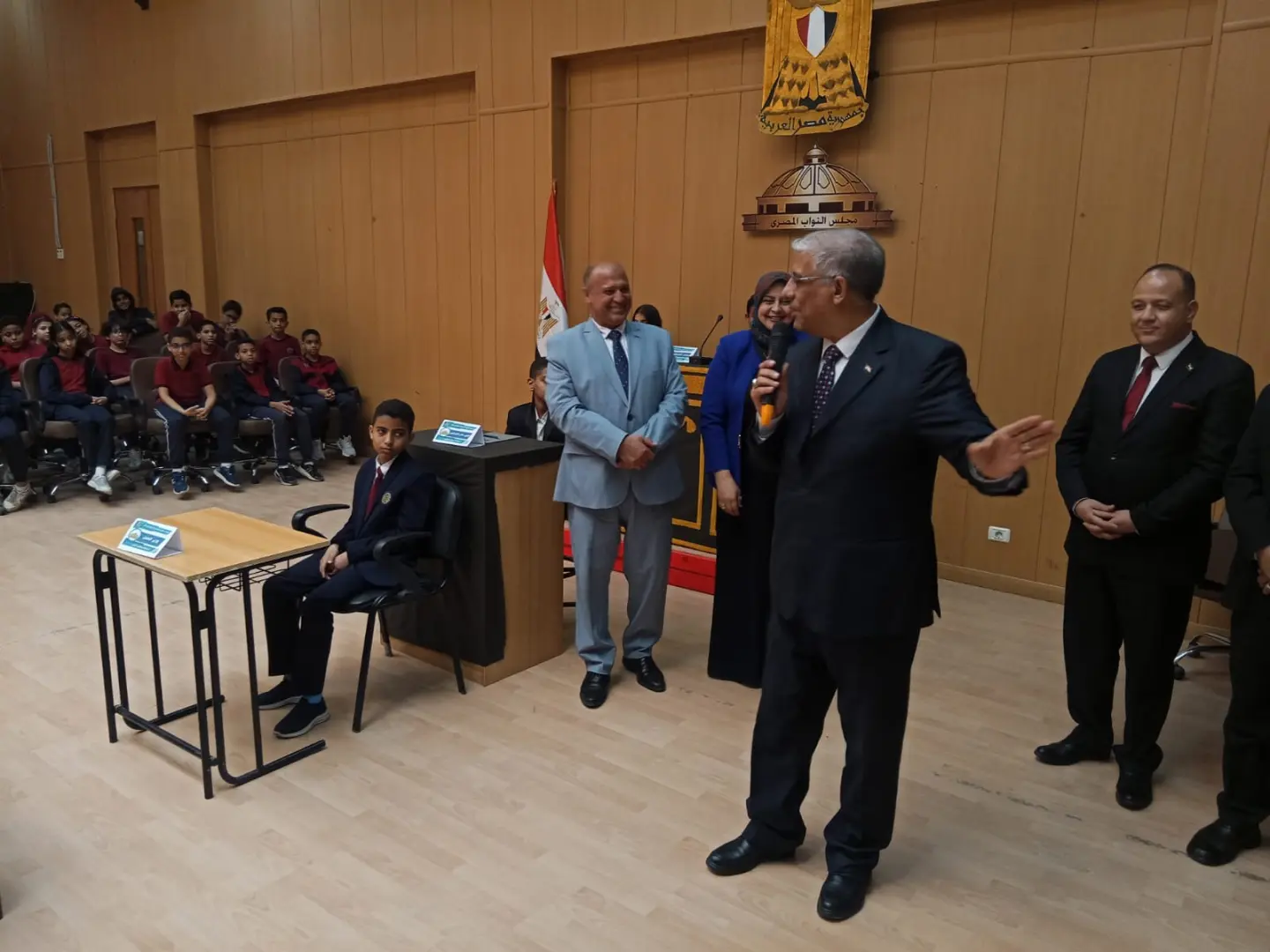 طلاب “النيل المصرية الدولية بقنا” يناقشون عمالة الأطفال في محاكاة متميزة لمجلس النواب - 1000525162