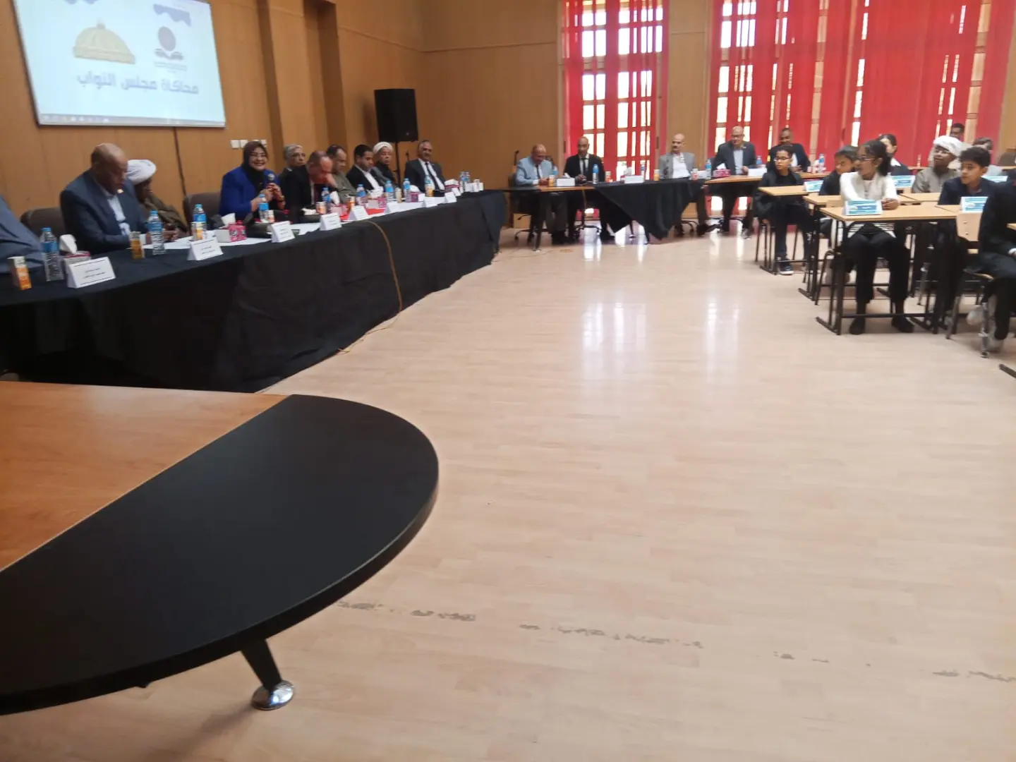 طلاب “النيل المصرية الدولية بقنا” يناقشون عمالة الأطفال في محاكاة متميزة لمجلس النواب - 1000525222