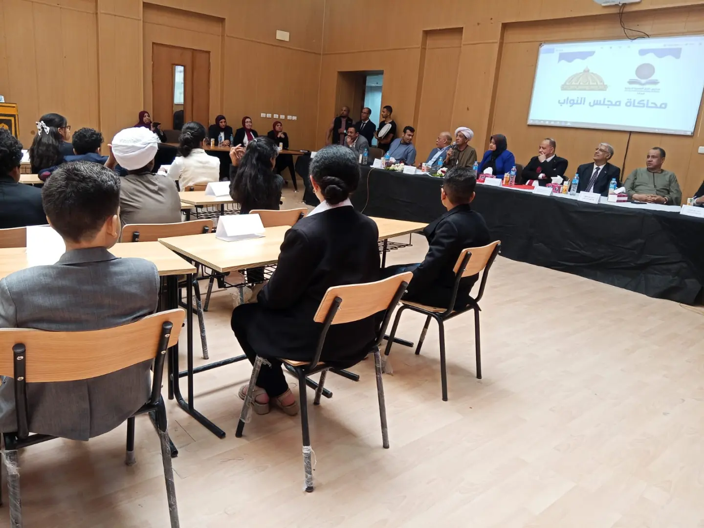 طلاب “النيل المصرية الدولية بقنا” يناقشون عمالة الأطفال في محاكاة متميزة لمجلس النواب - 1000525231