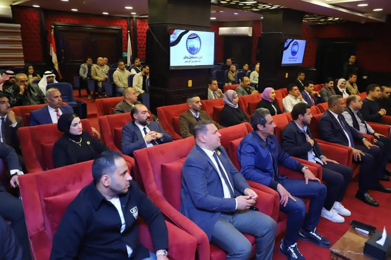 “مستقبل وطن” يكرم كوادر أمانة العمل الجماهيري في المحافظات - 1000525594