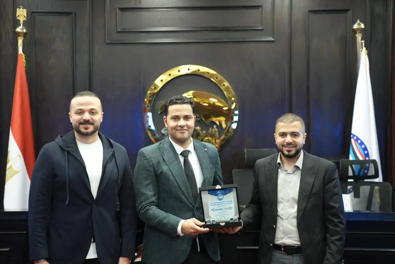 “مستقبل وطن” يكرم كوادر أمانة العمل الجماهيري في المحافظات - 1000525615