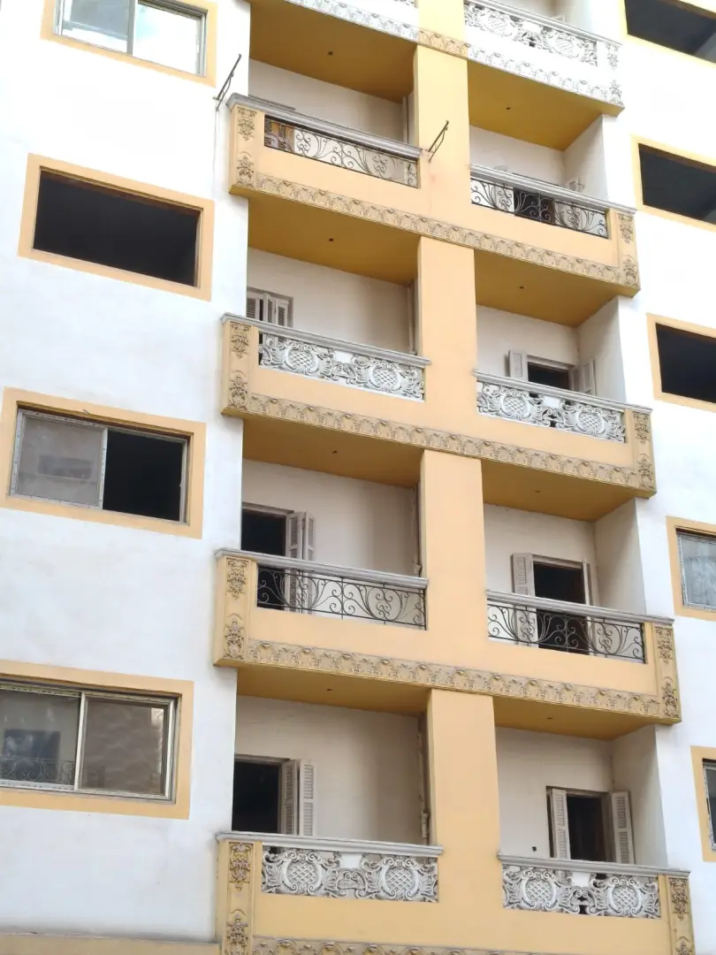 تصدعات العقارات الحديثة في دمنهور.. خلل إنشائي أم قصور رقابي؟ - 1000525816